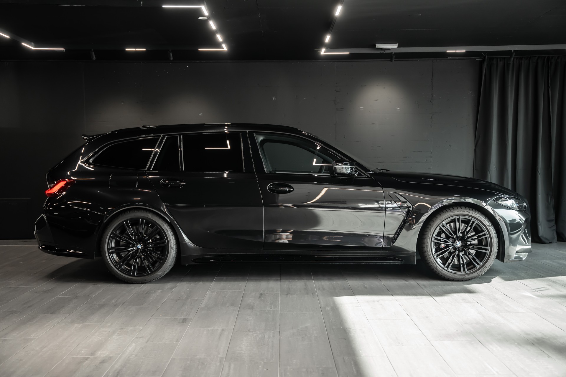 BMW M3 Touring xDrive Competition M-image-2