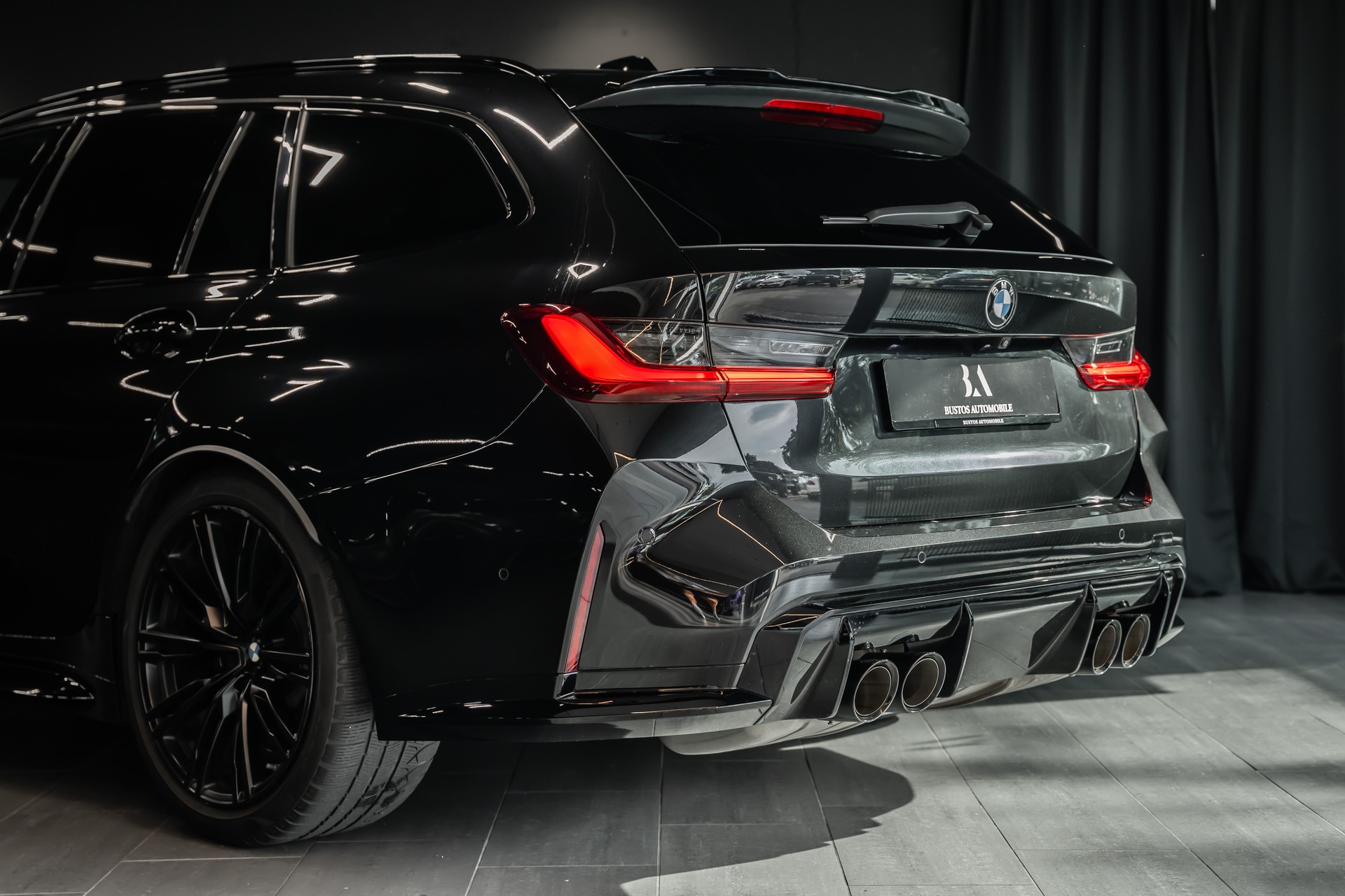 BMW M3 Touring xDrive Competition M-image-6