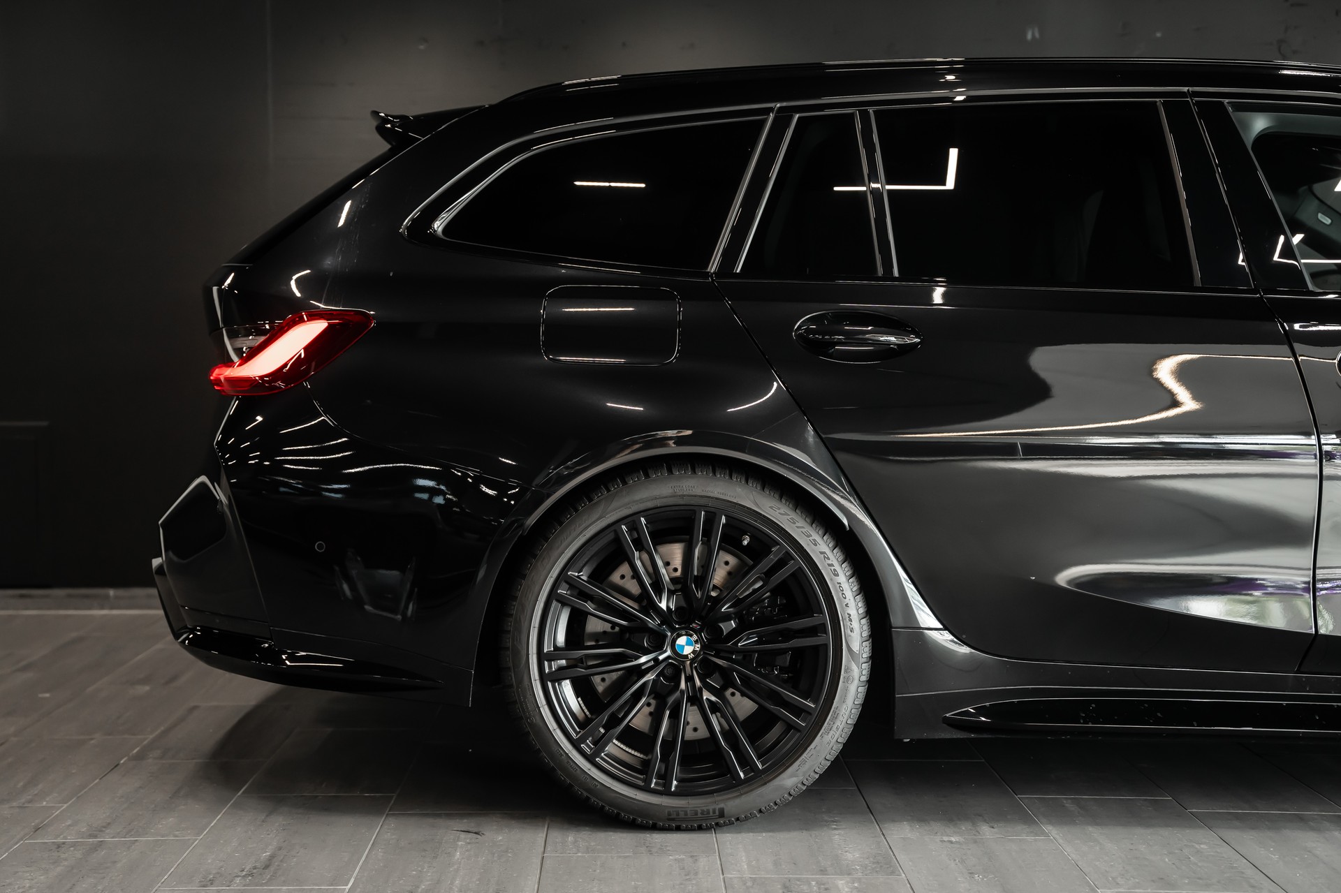 BMW M3 Touring xDrive Competition M-image-4