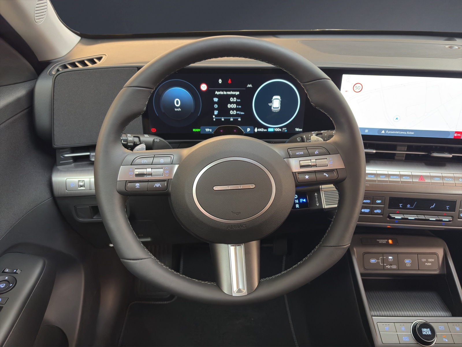 HYUNDAI Kona EV 65.4 kWh Origo-image-12