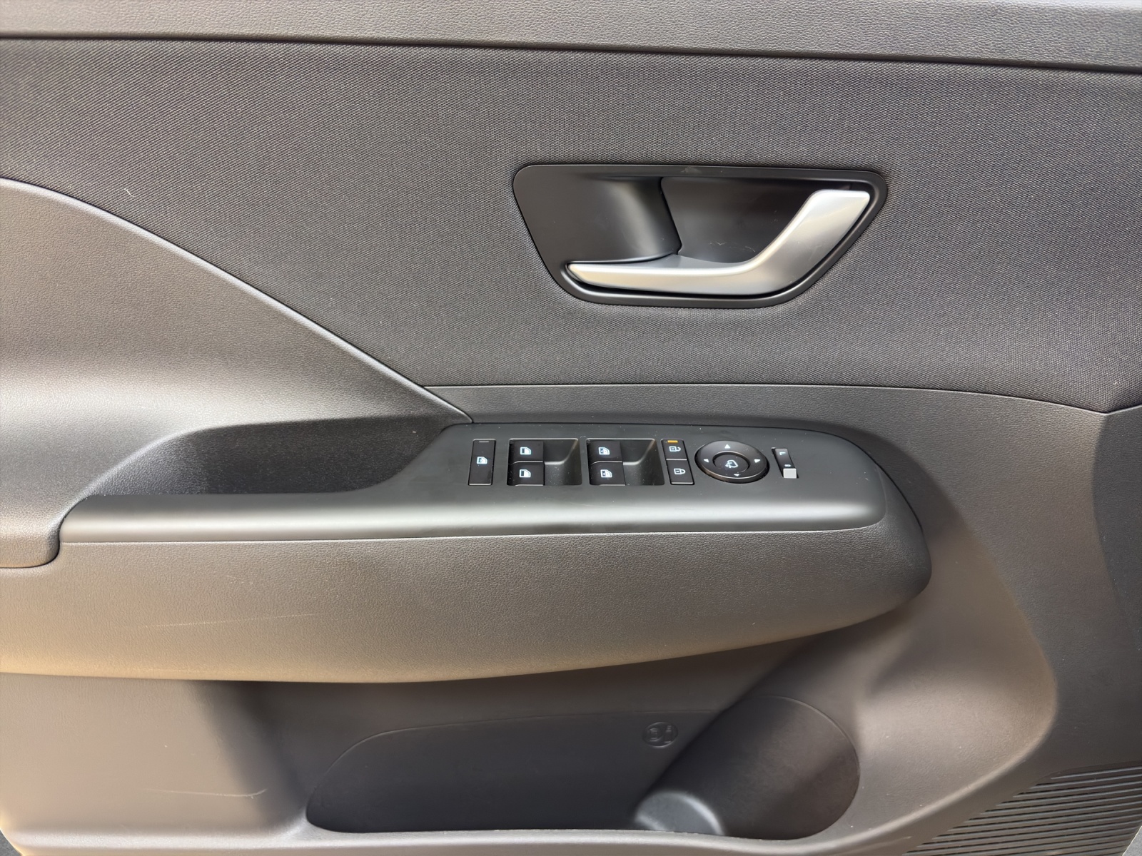 HYUNDAI Kona EV 65.4 kWh Origo-image-8