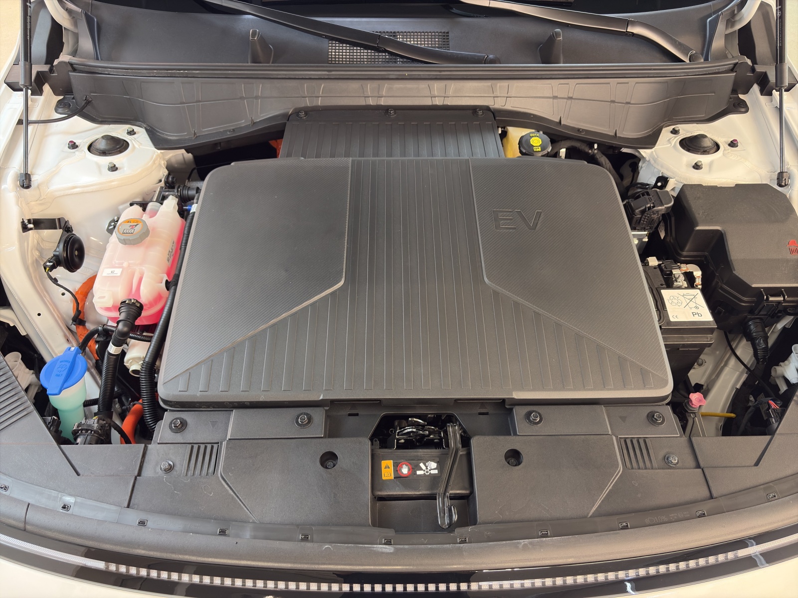 HYUNDAI Kona EV 65.4 kWh Origo-image-19
