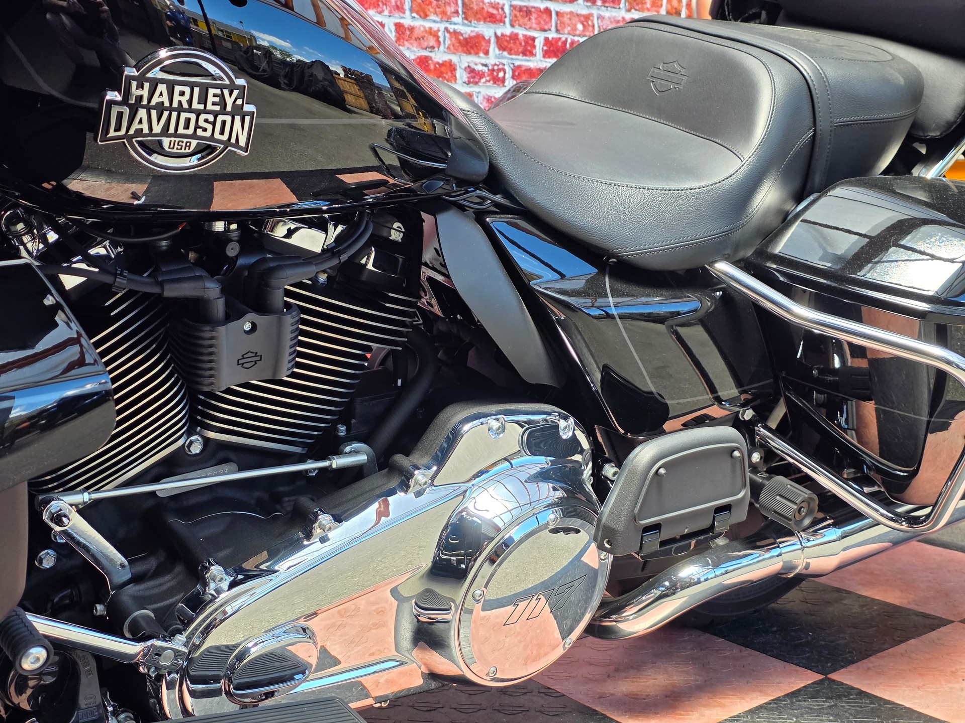 HARLEY-DAVIDSON FLHXU-image-8