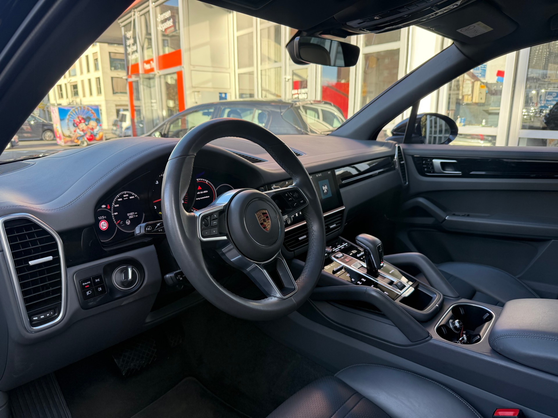 PORSCHE Cayenne-image-4