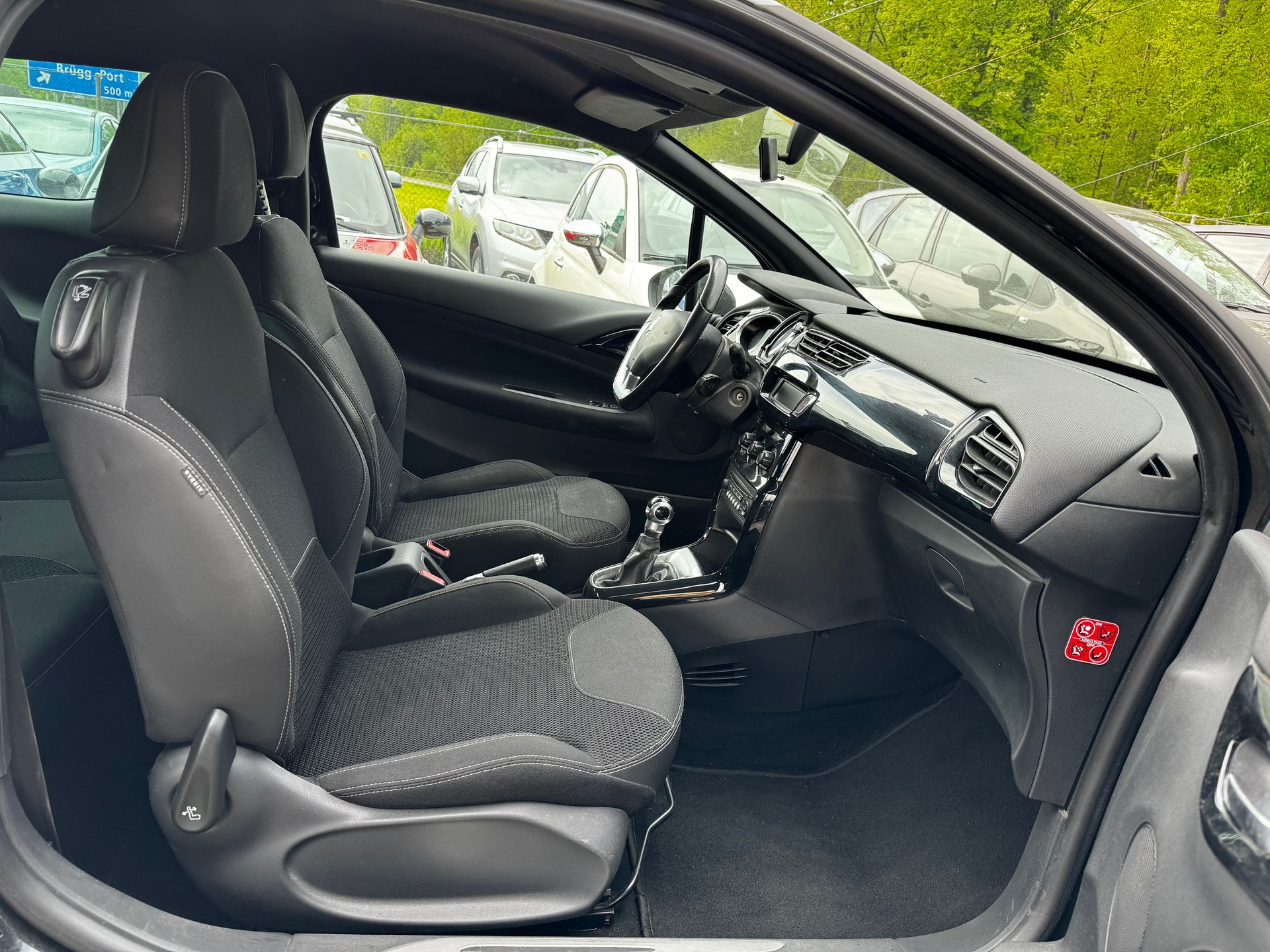 DS AUTOMOBILES DS3 1.2 VTi Chic-image-11