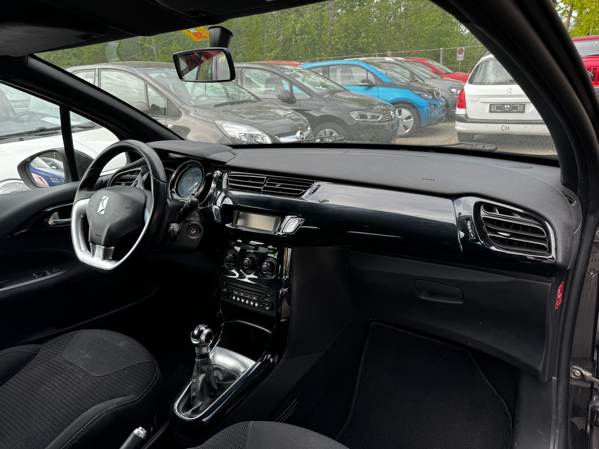 DS AUTOMOBILES DS3 1.2 VTi Chic-image-14