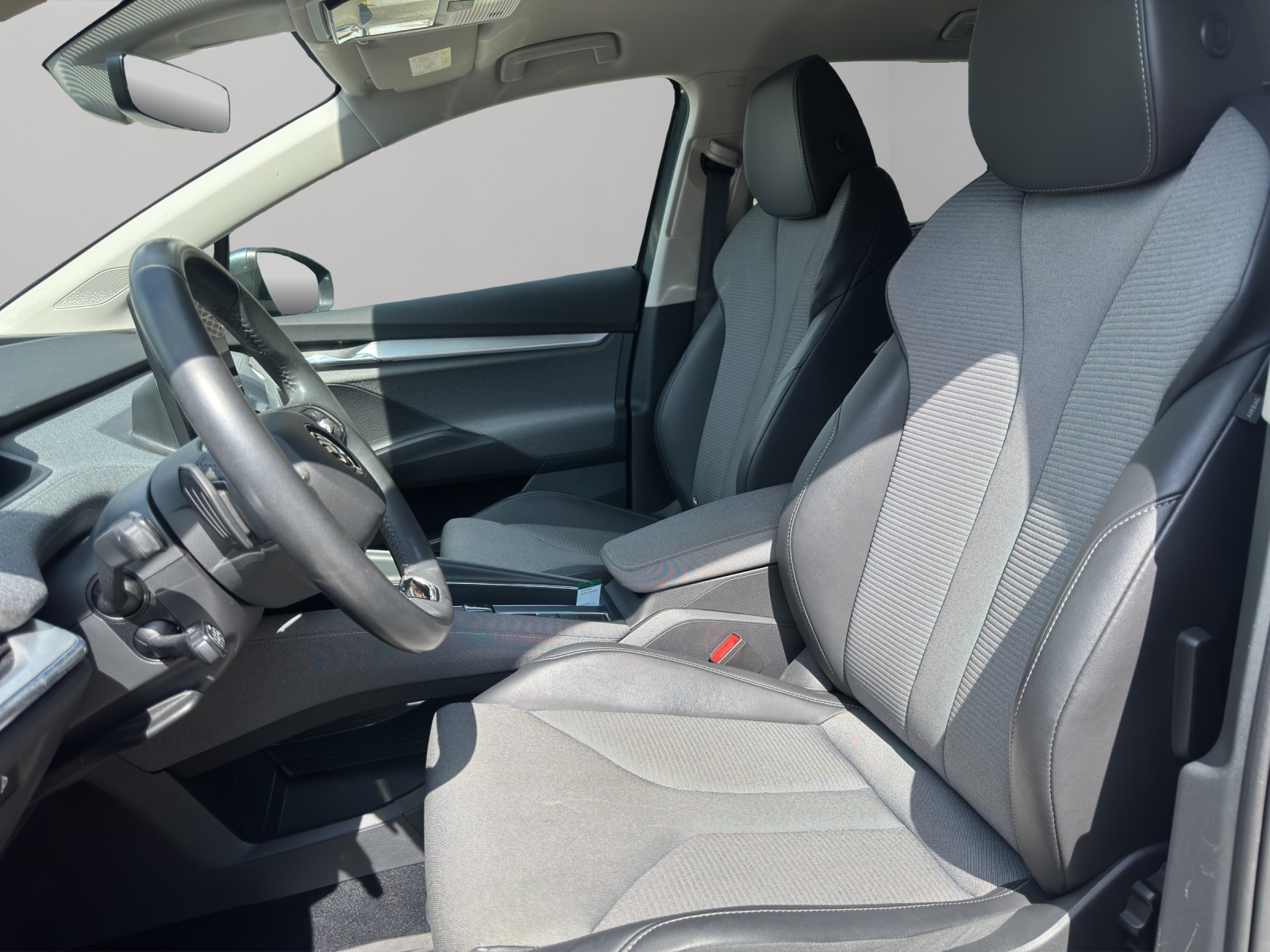 SKODA Enyaq iV 60-image-8