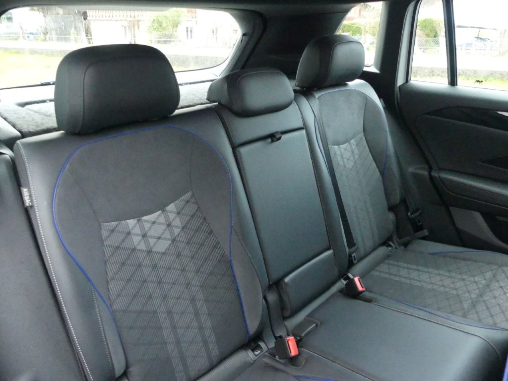 VW Tiguan 2.0 TDI SCR R-Line 4Motion DSG-image-12