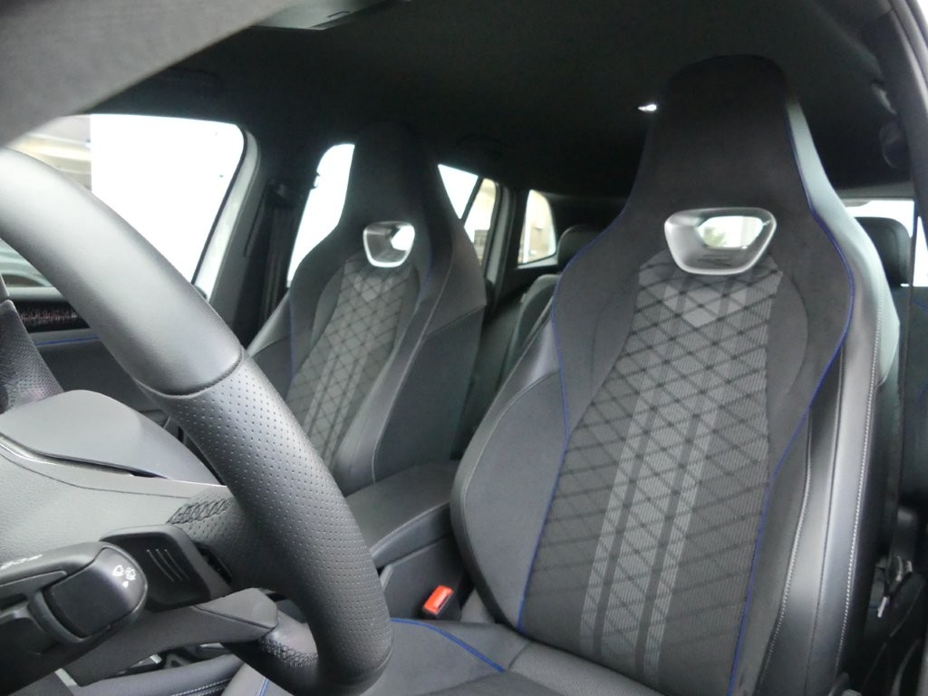 VW Tiguan 2.0 TDI SCR R-Line 4Motion DSG-image-9