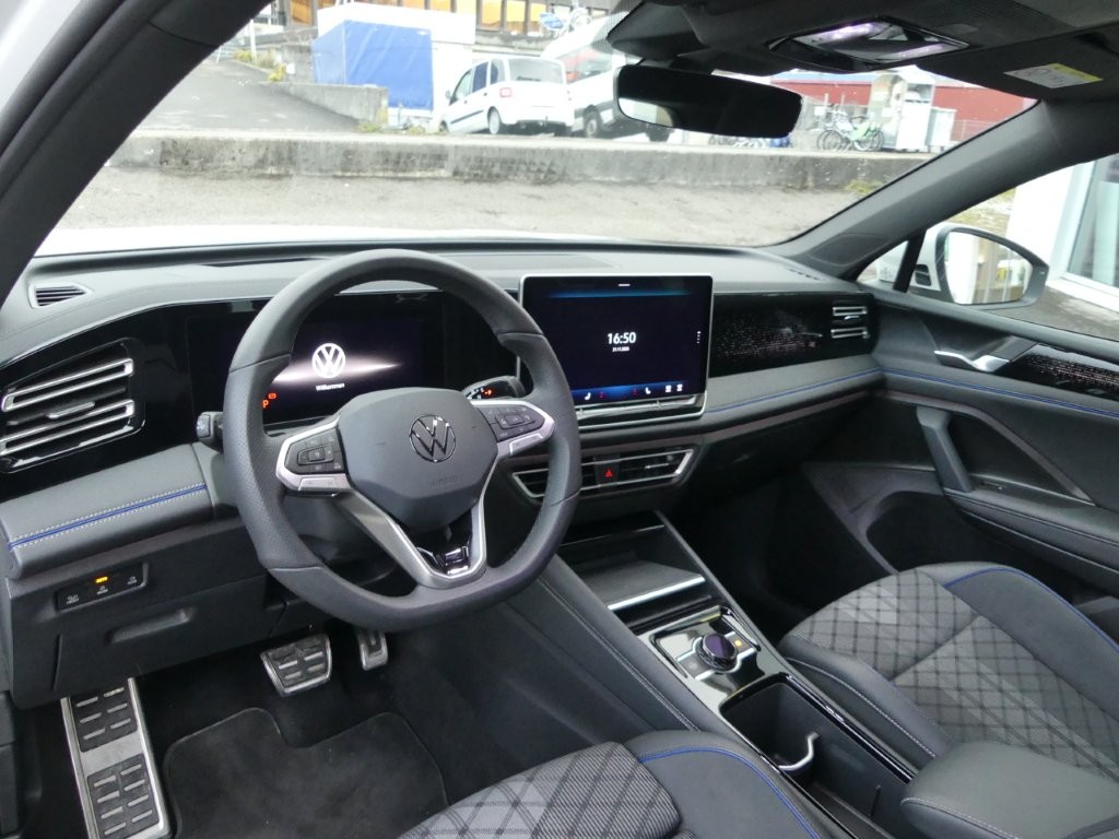 VW Tiguan 2.0 TDI SCR R-Line 4Motion DSG-image-6