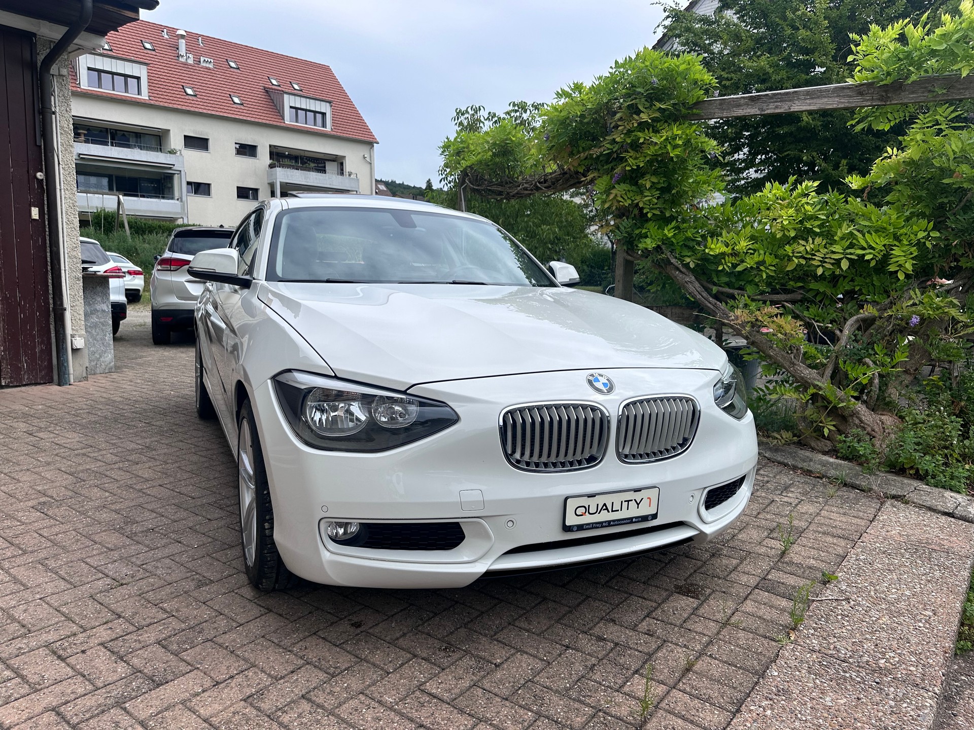 BMW 125i-image-1