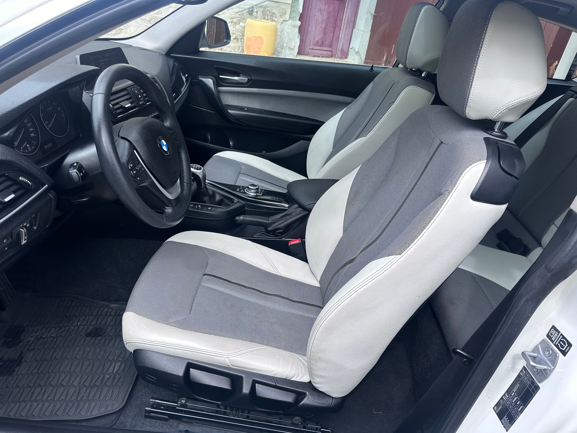 BMW 125i-image-5