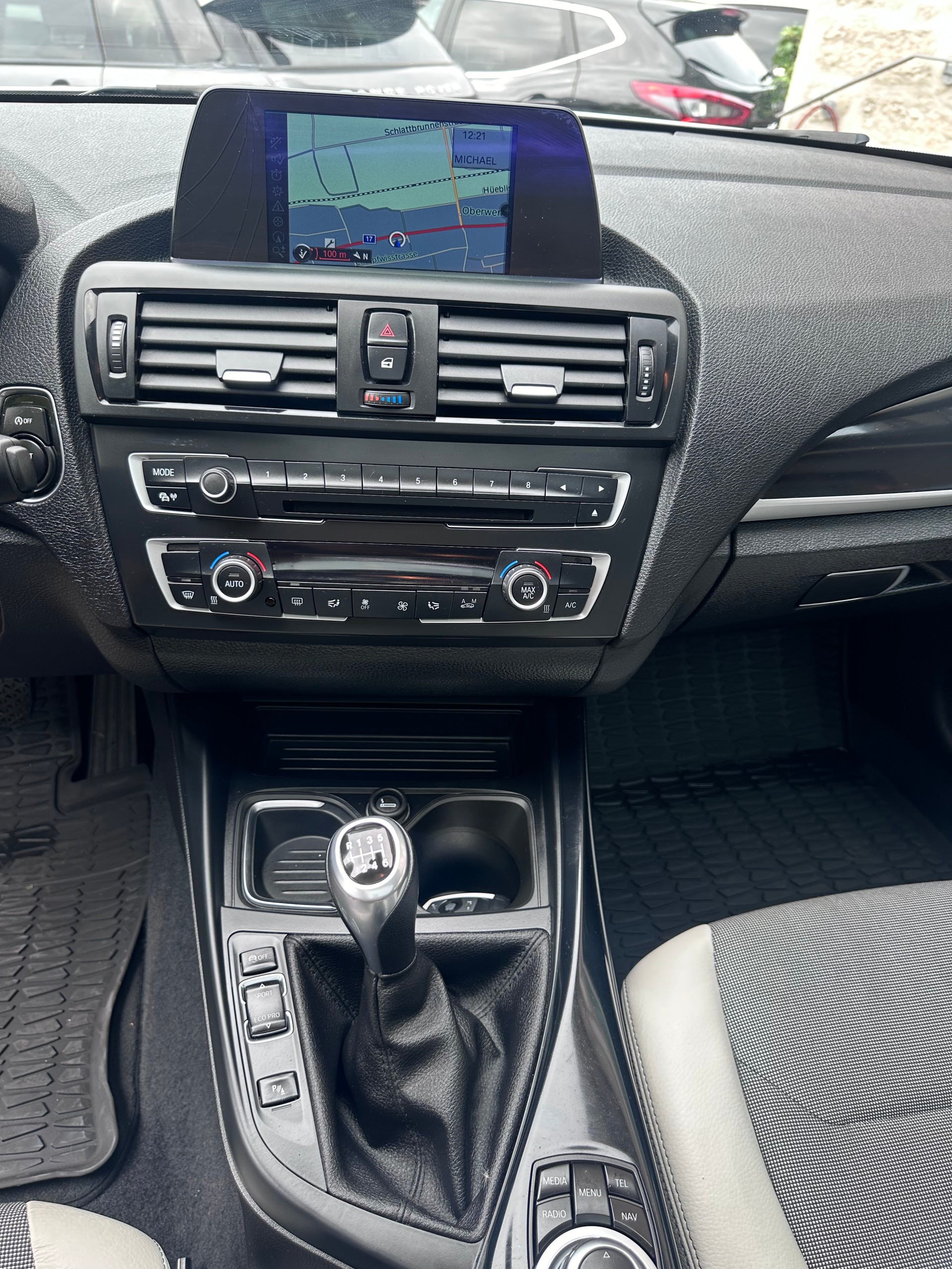 BMW 125i-image-8