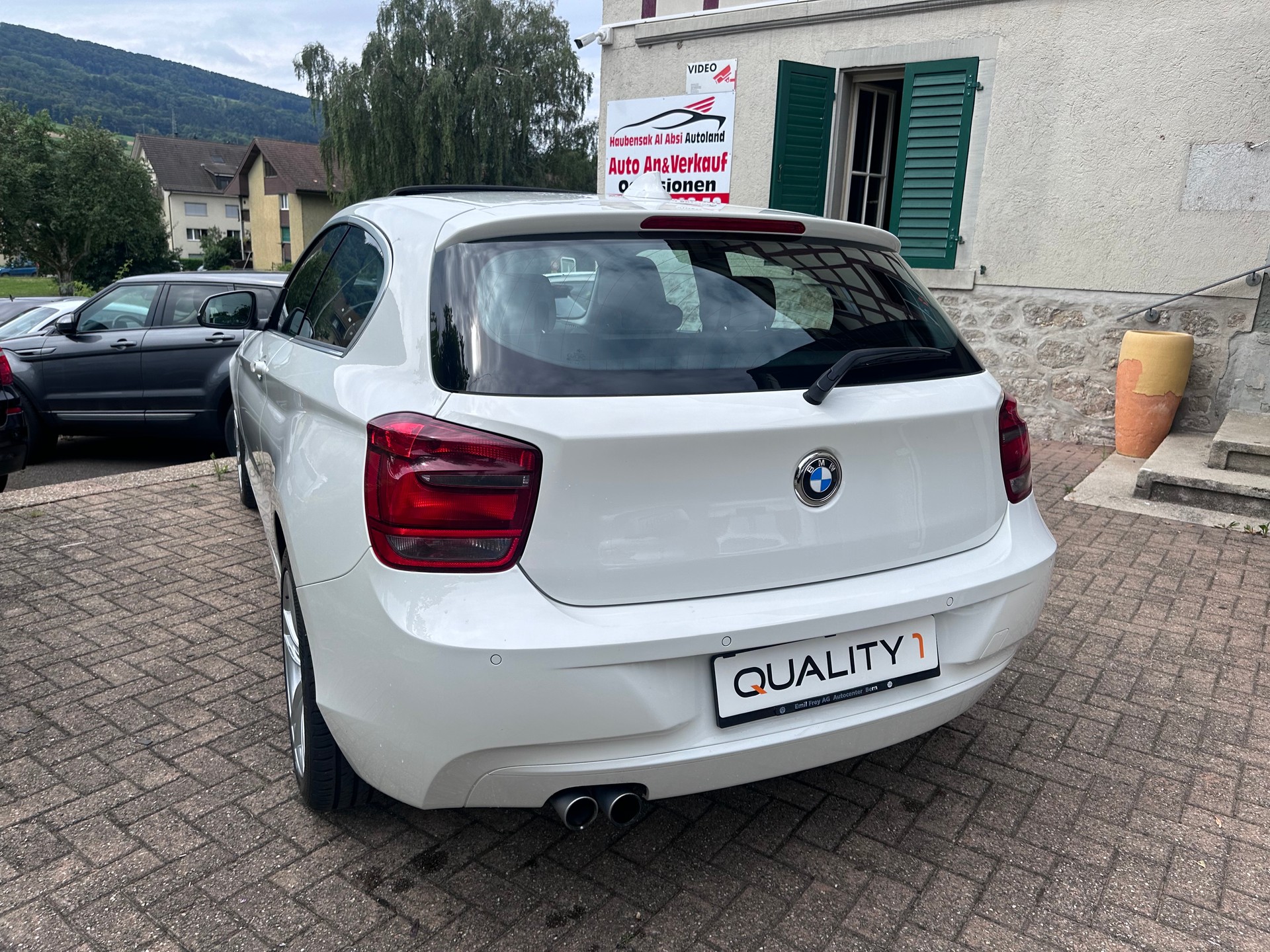 BMW 125i-image-3