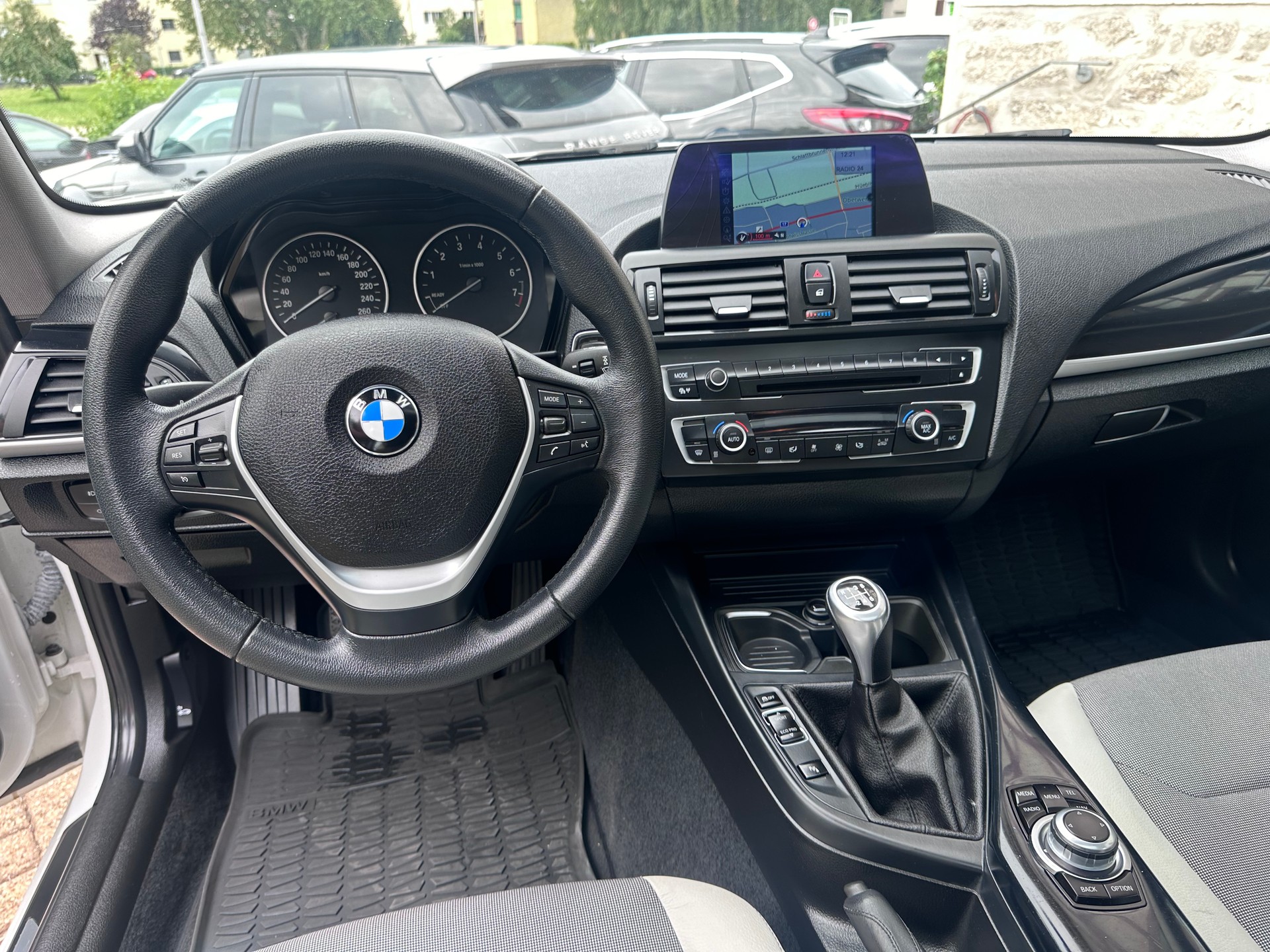 BMW 125i-image-7