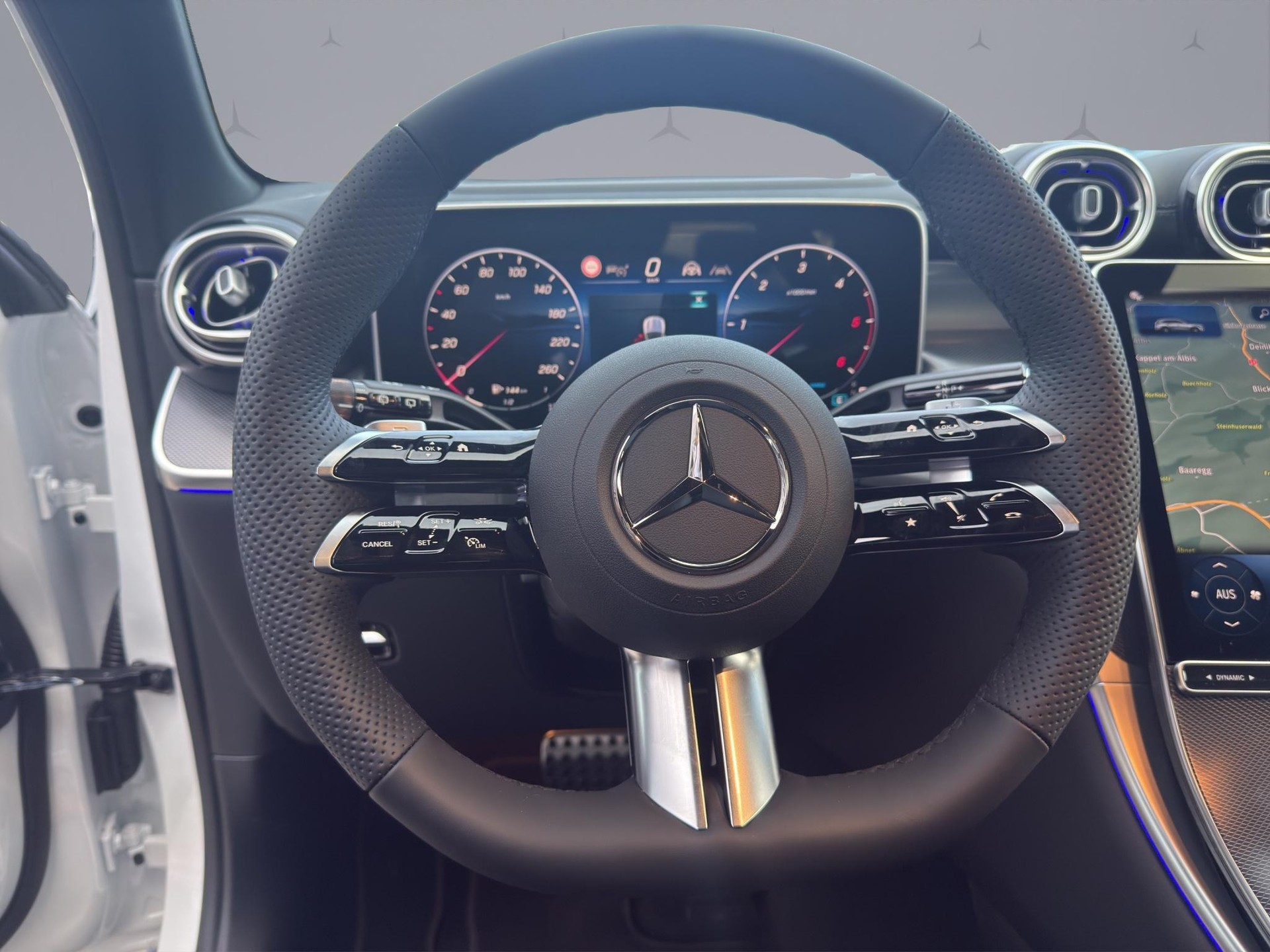 MERCEDES-BENZ GLC 220 d AMG Line 4matic-image-12