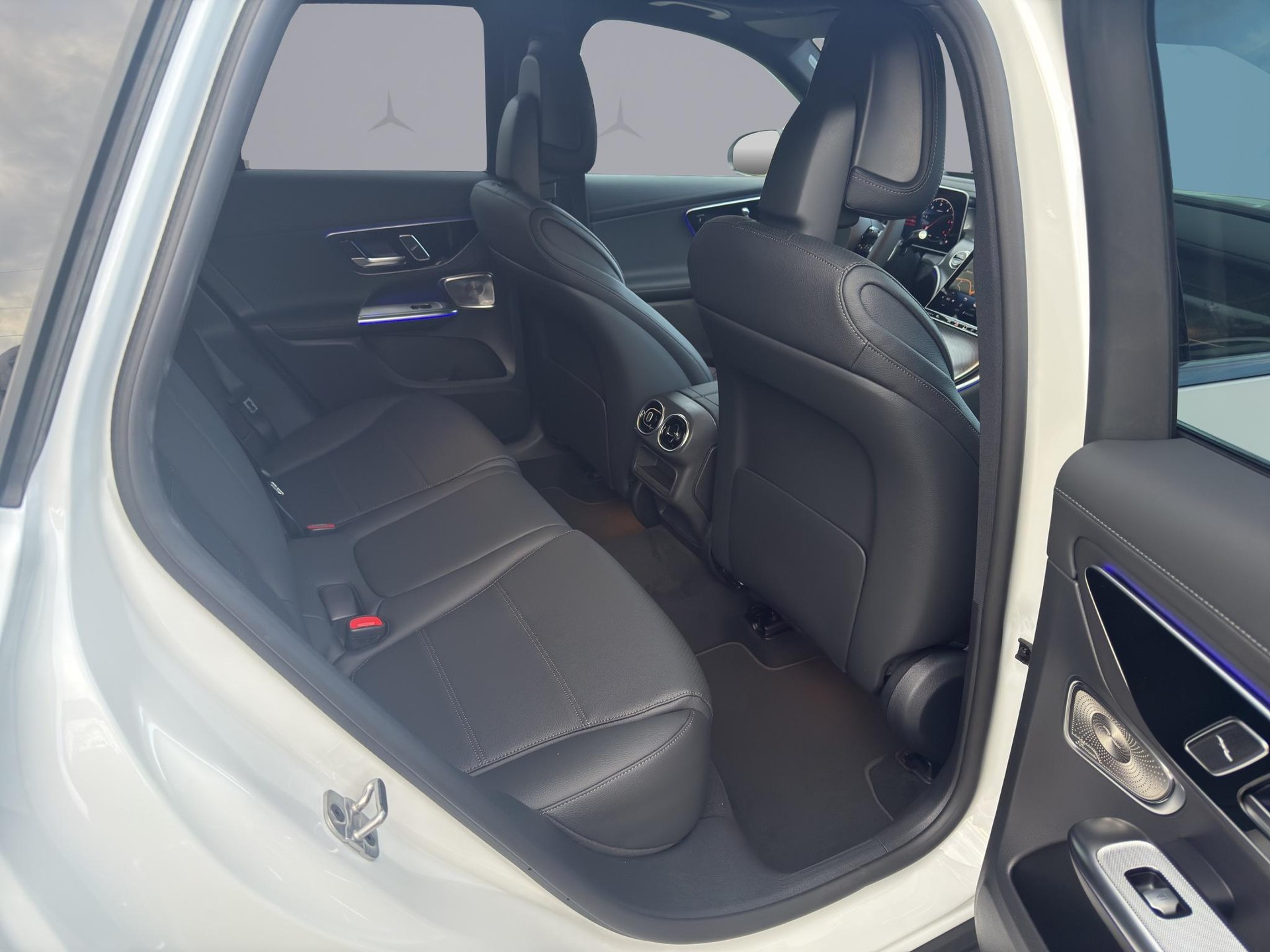 MERCEDES-BENZ GLC 220 d AMG Line 4matic-image-21
