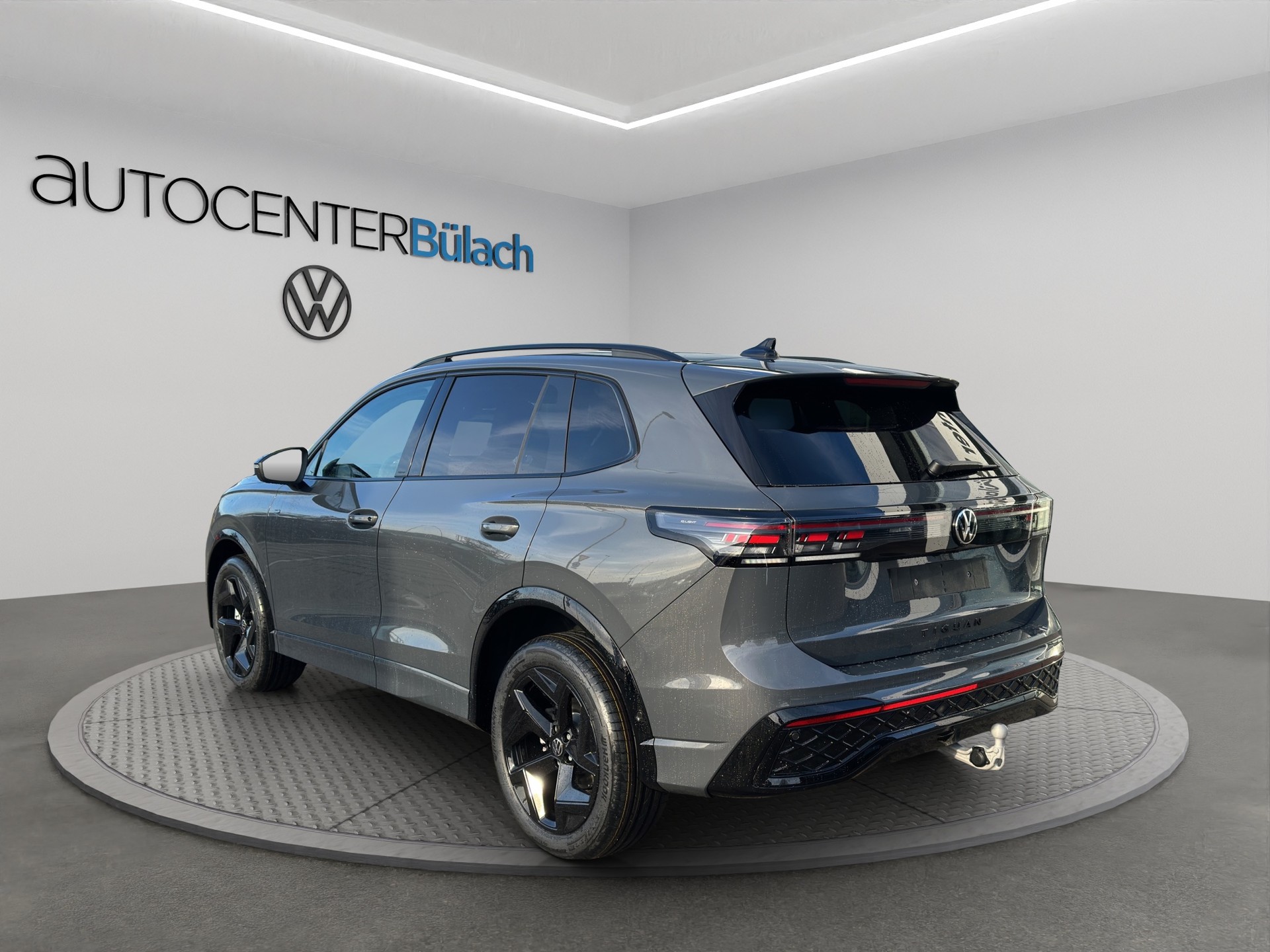 VW Tiguan 2.0 TSI DSG R-Line 4Motion-image-6