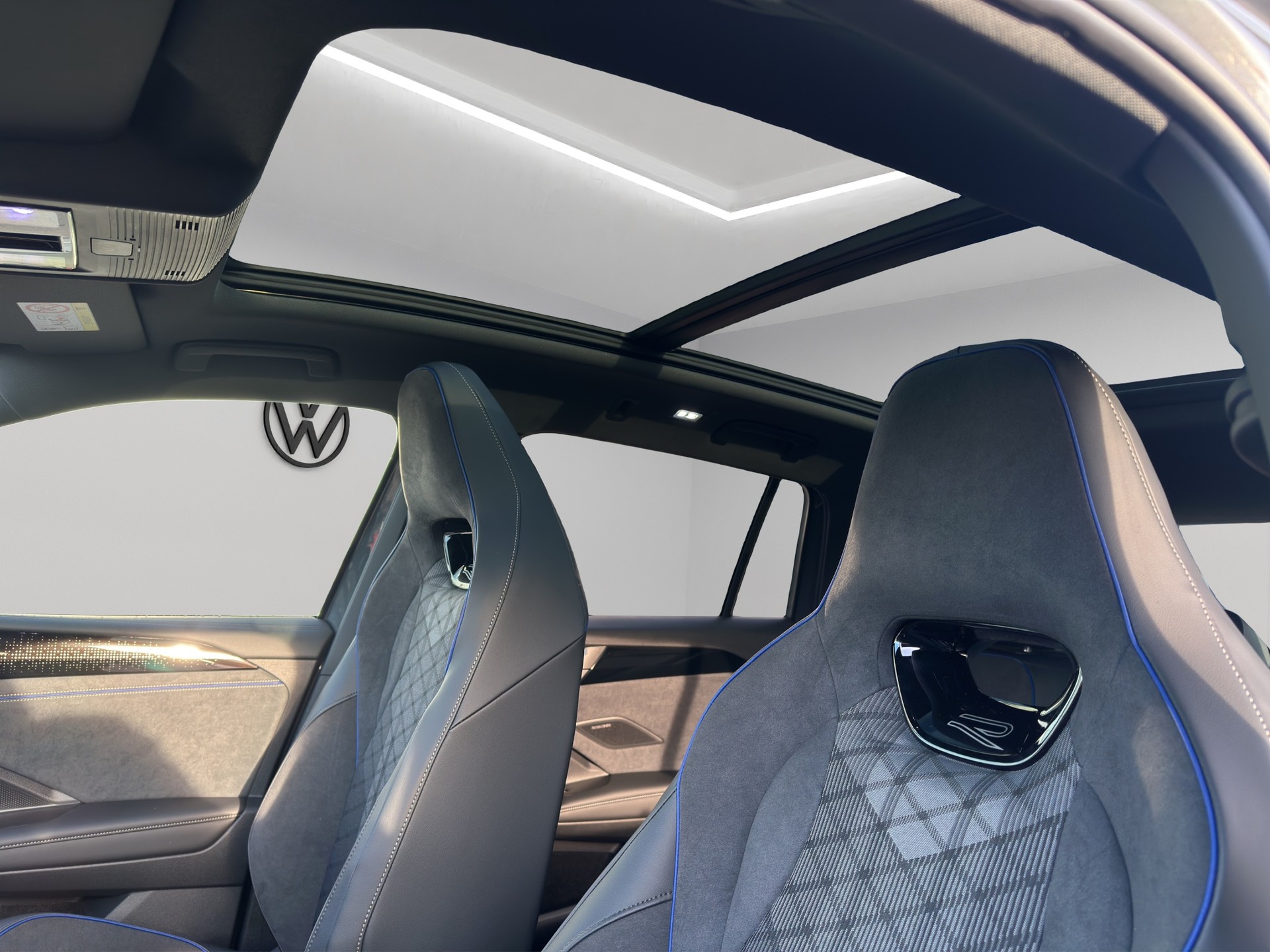 VW Tiguan 2.0 TSI DSG R-Line 4Motion-image-12