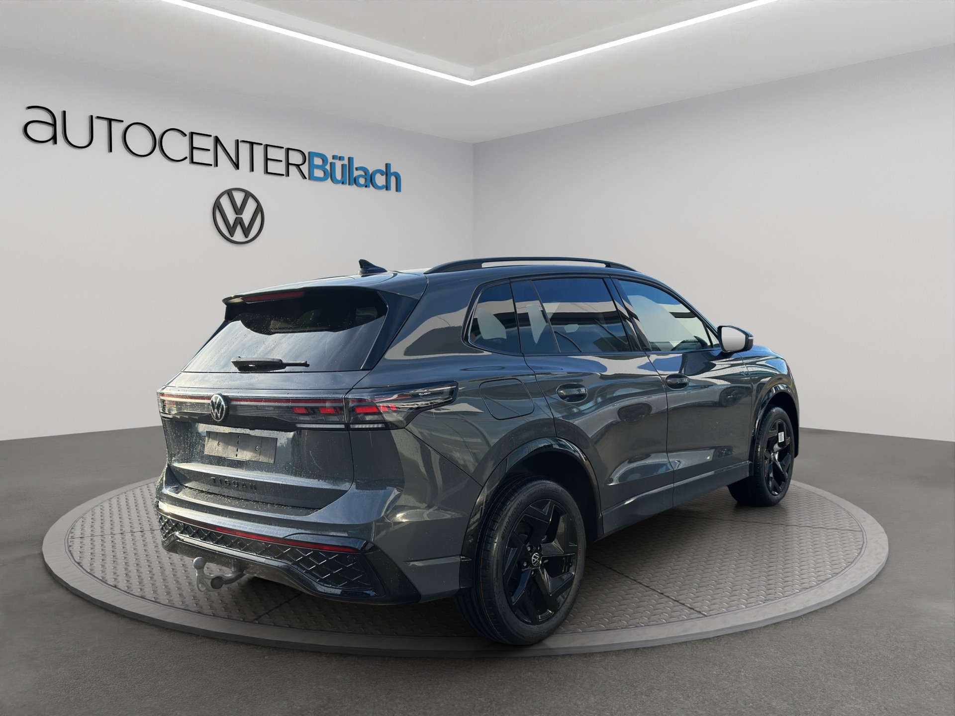 VW Tiguan 2.0 TSI DSG R-Line 4Motion-image-4