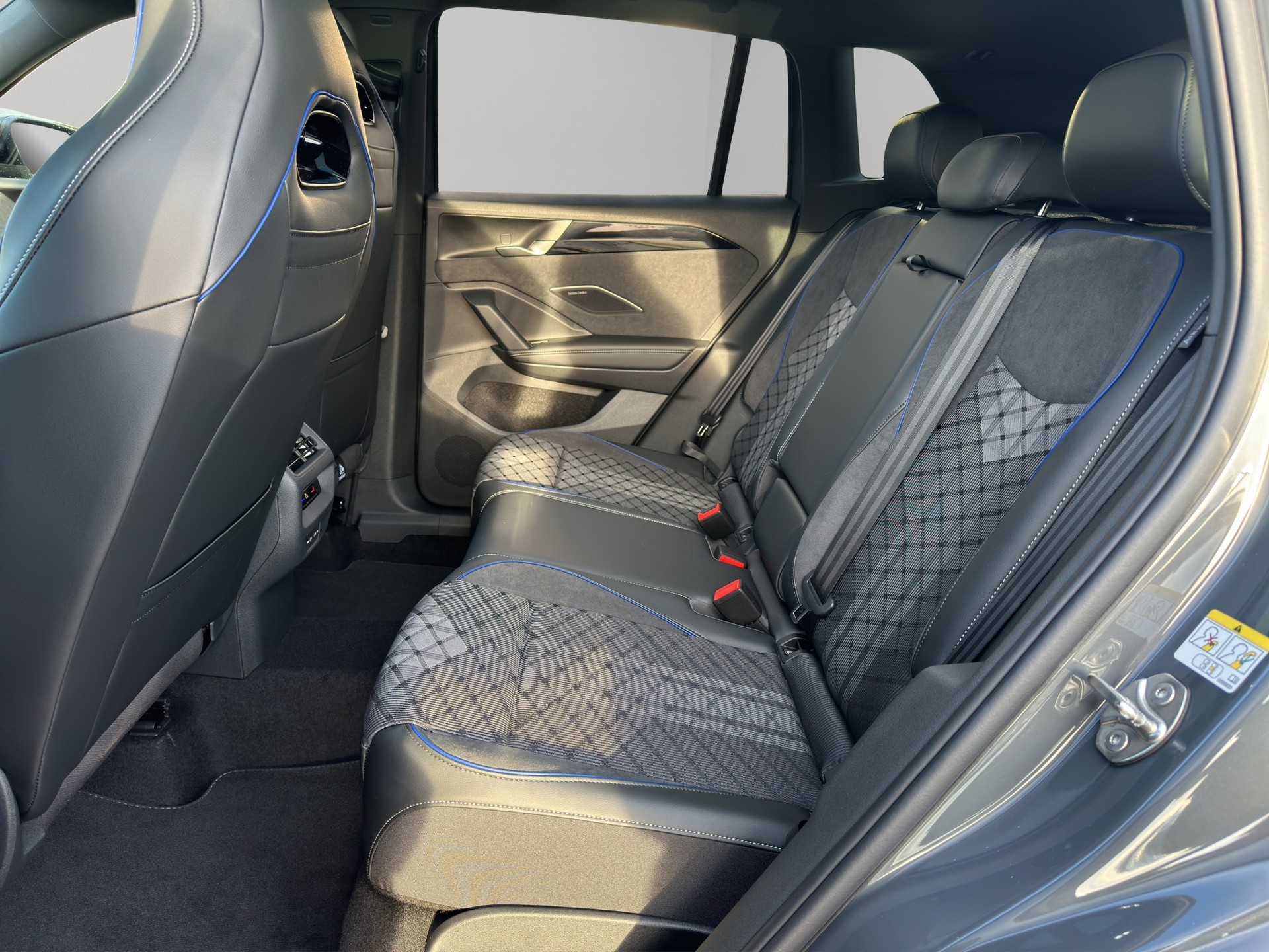 VW Tiguan 2.0 TSI DSG R-Line 4Motion-image-10