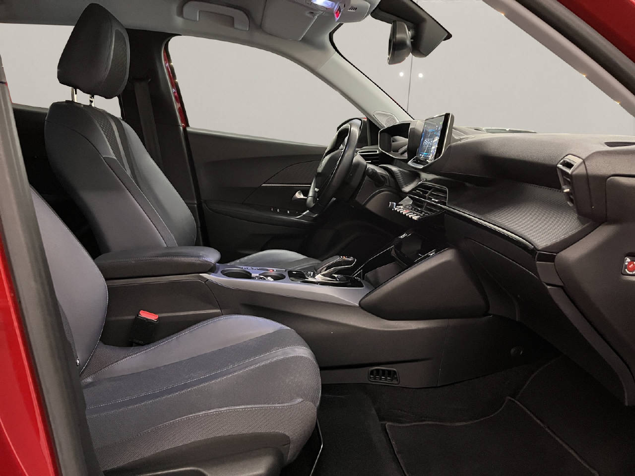 PEUGEOT 2008 e-Allure-image-11