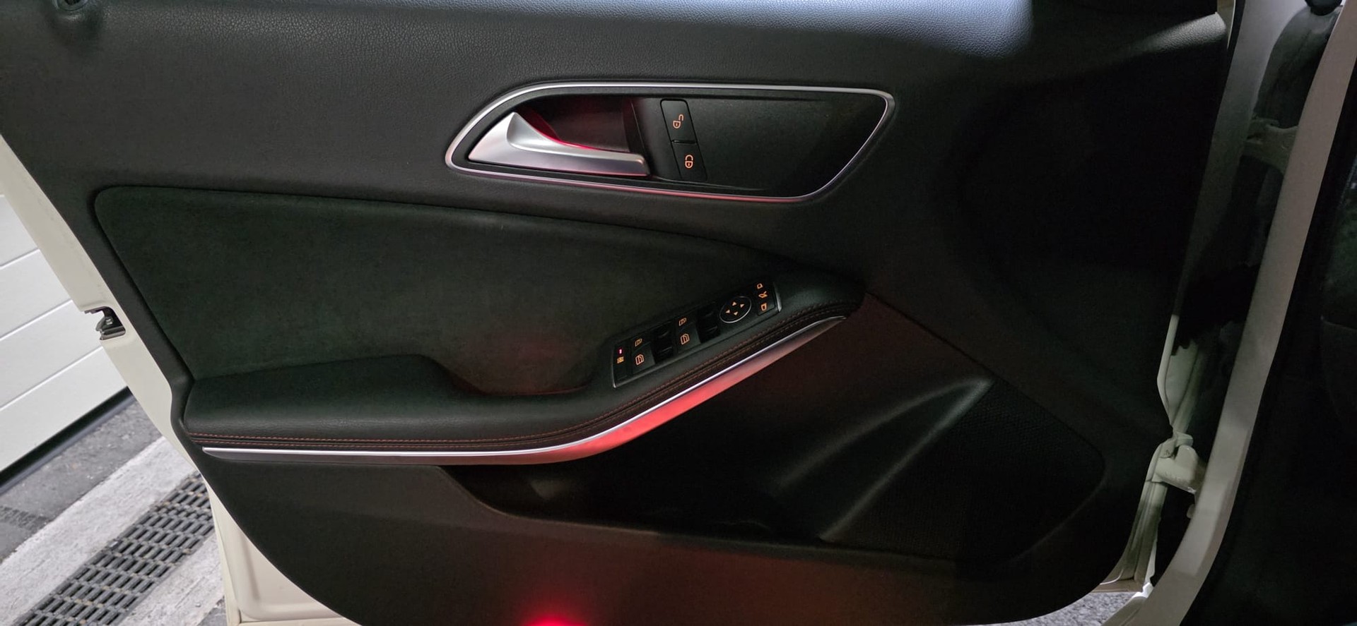 MERCEDES-BENZ A 250 Sport 4Matic 7G-DCT*CH-Fahrzeug*-image-16