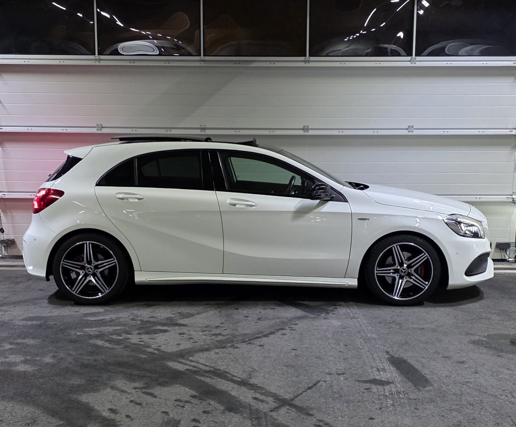 MERCEDES-BENZ A 250 Sport 4Matic 7G-DCT*CH-Fahrzeug*-image-5