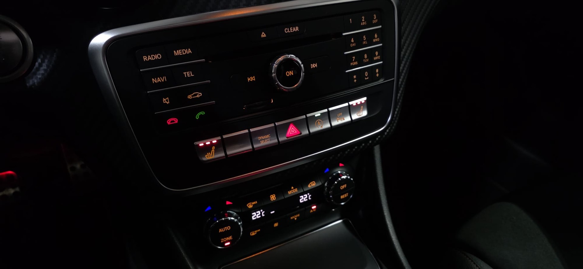 MERCEDES-BENZ A 250 Sport 4Matic 7G-DCT*CH-Fahrzeug*-image-17