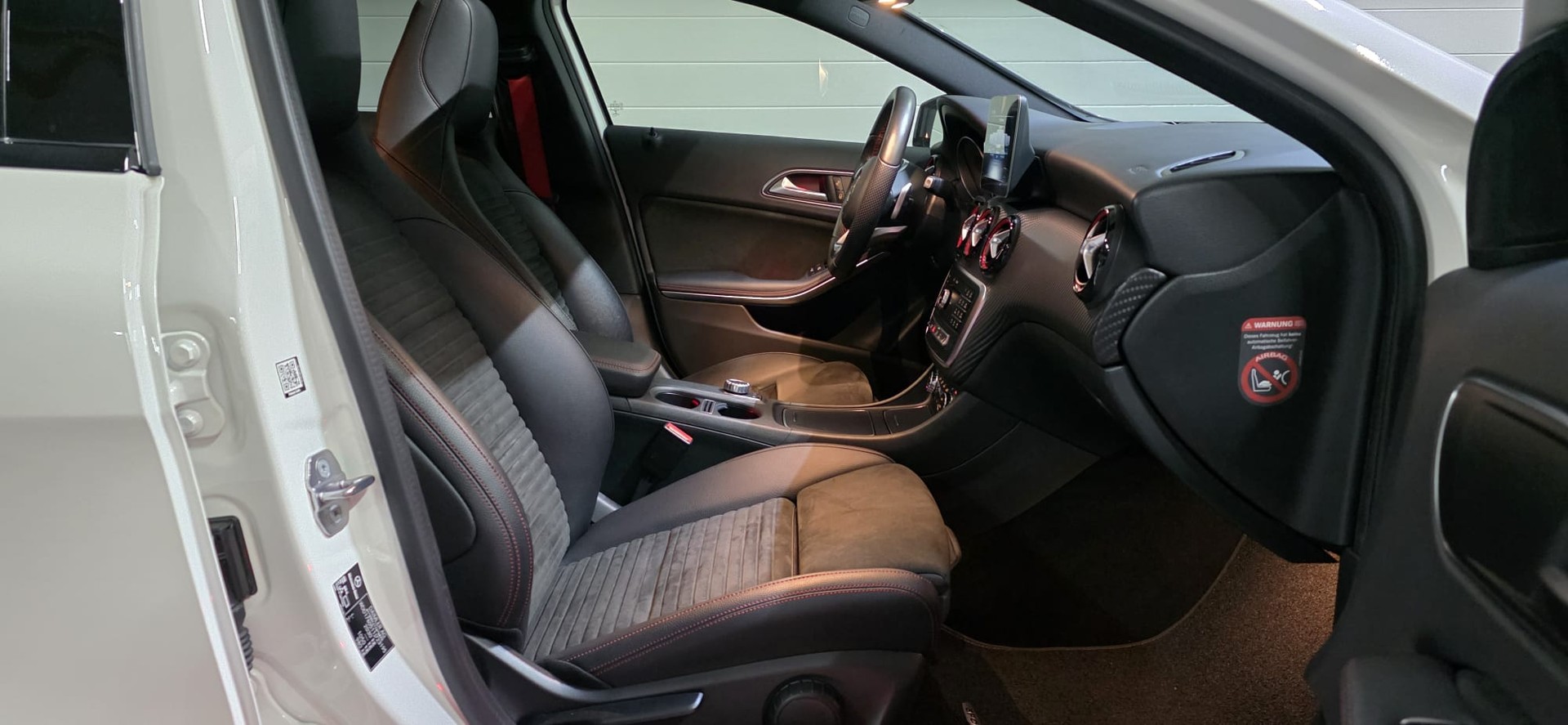MERCEDES-BENZ A 250 Sport 4Matic 7G-DCT*CH-Fahrzeug*-image-22