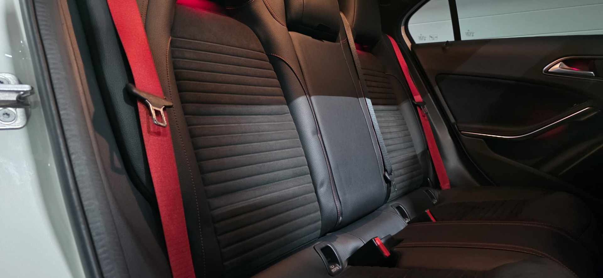 MERCEDES-BENZ A 250 Sport 4Matic 7G-DCT*CH-Fahrzeug*-image-25