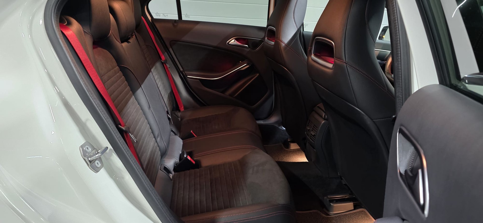 MERCEDES-BENZ A 250 Sport 4Matic 7G-DCT*CH-Fahrzeug*-image-24
