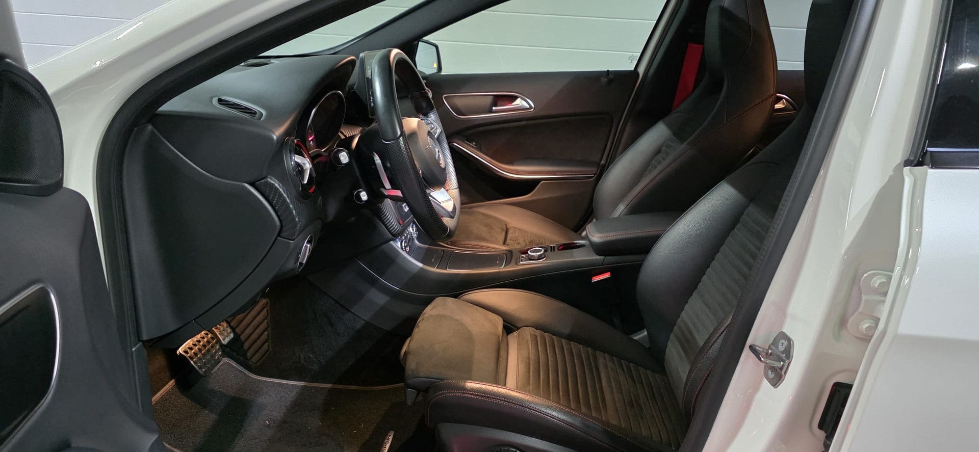 MERCEDES-BENZ A 250 Sport 4Matic 7G-DCT*CH-Fahrzeug*-image-8
