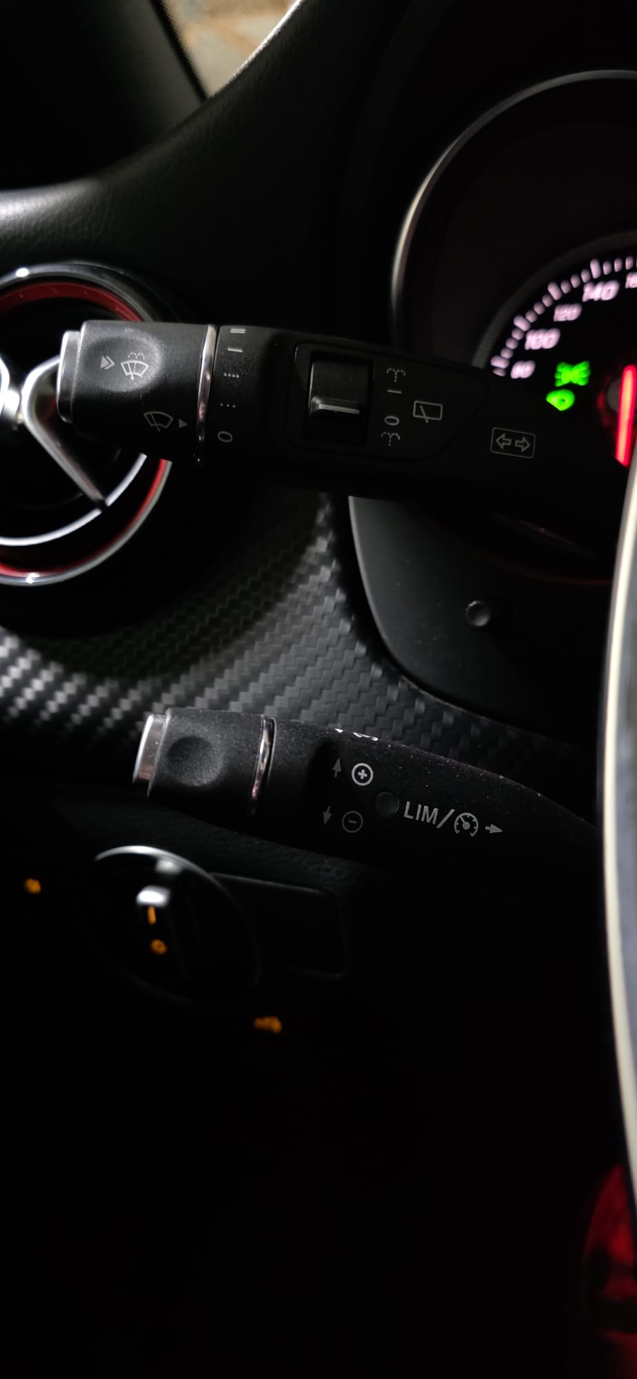 MERCEDES-BENZ A 250 Sport 4Matic 7G-DCT*CH-Fahrzeug*-image-15