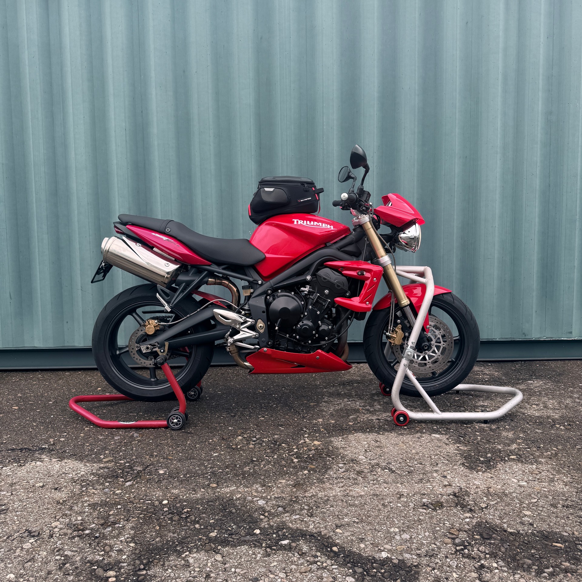 TRIUMPH Street Triple 675