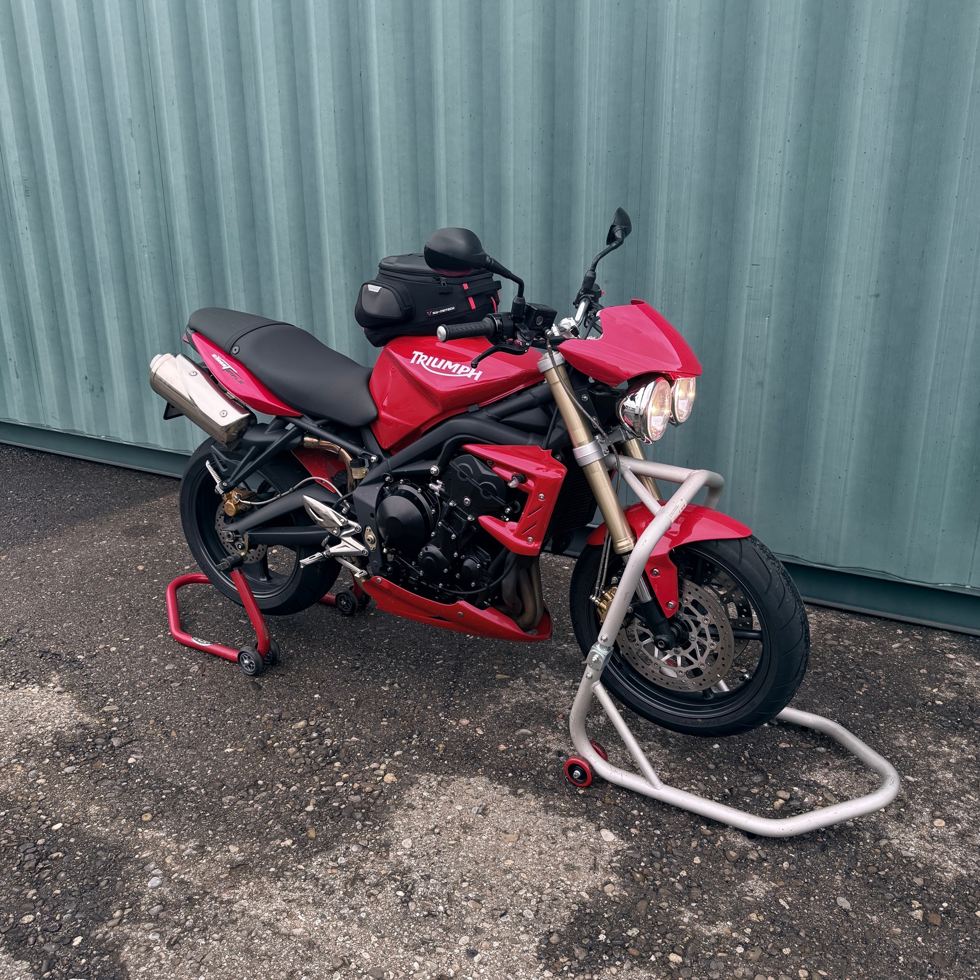 TRIUMPH Street Triple 675-showroom-element-2
