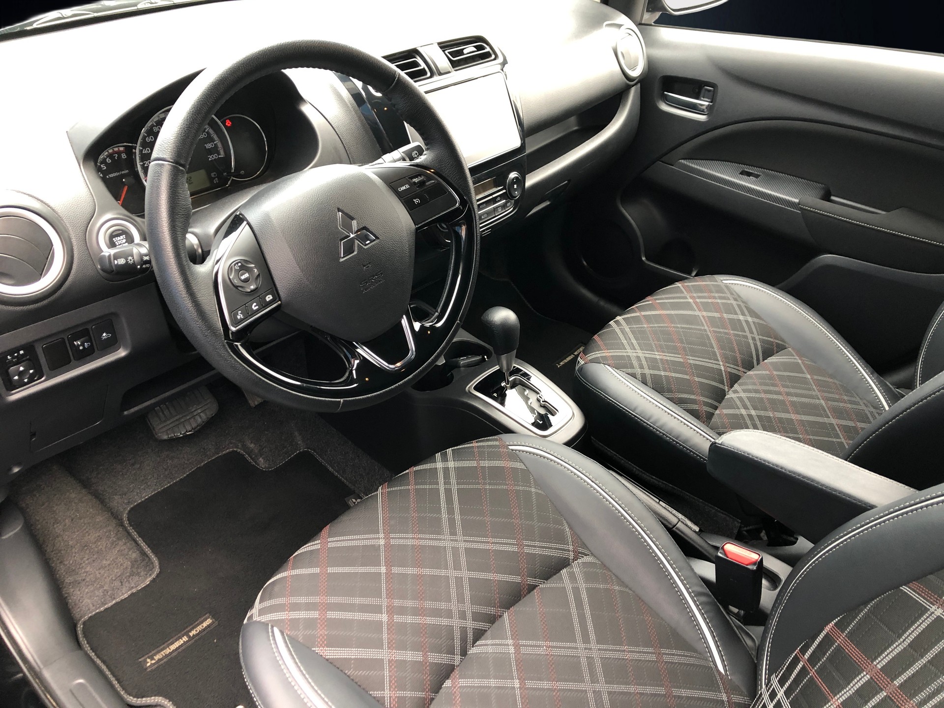 MITSUBISHI Space Star 1.2 CVT Intense+-image-4