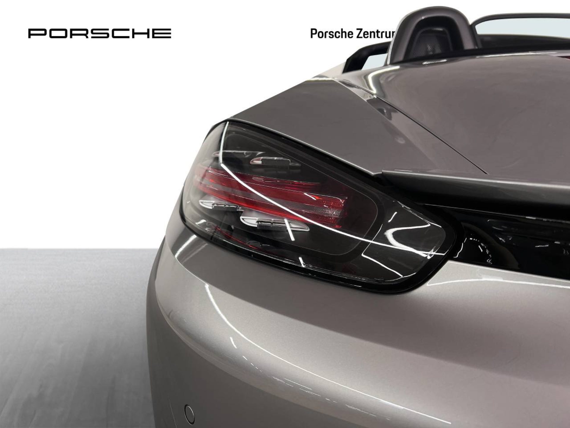 PORSCHE 718 Boxster T-image-13