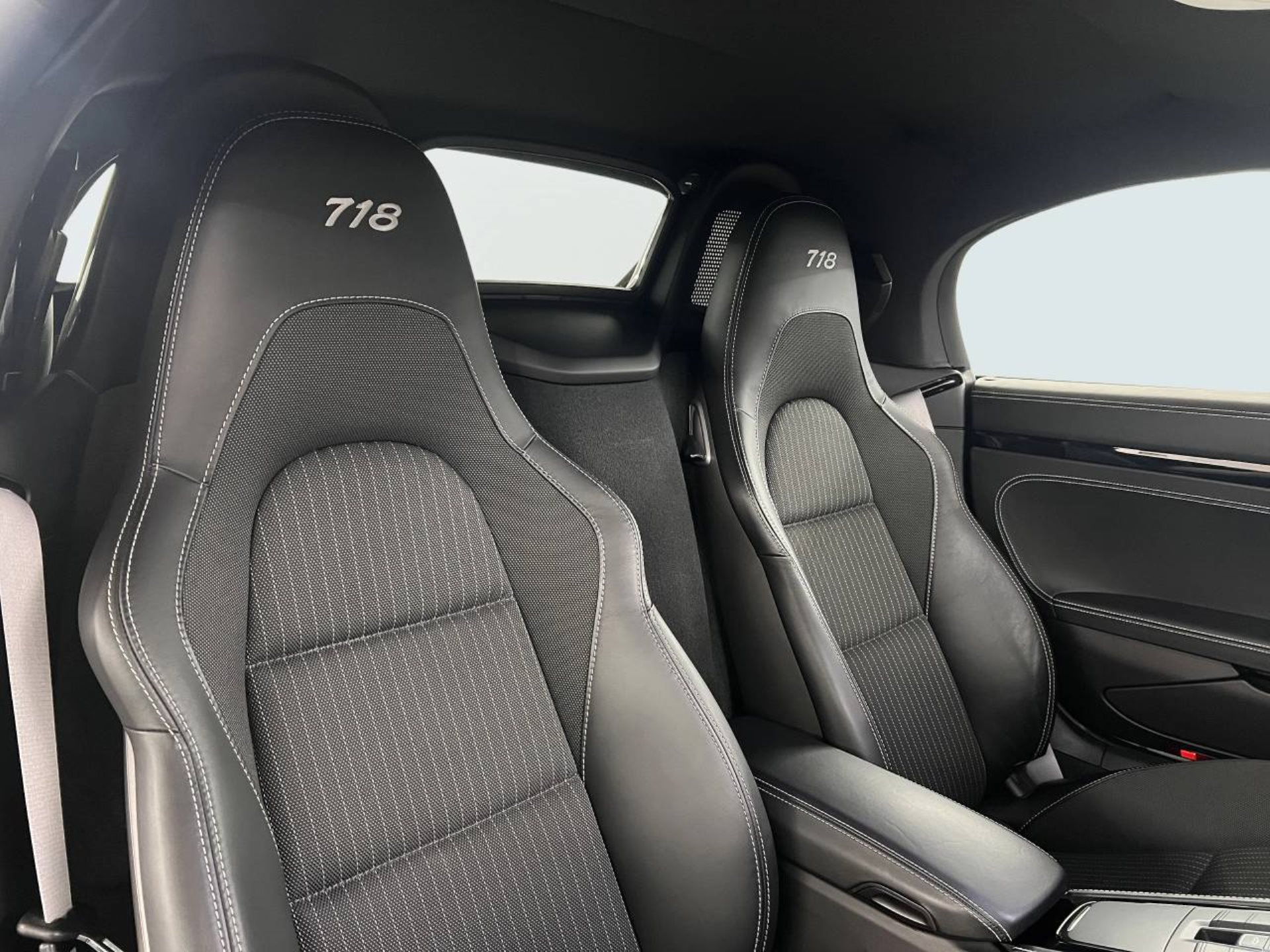 PORSCHE 718 Boxster T-image-20