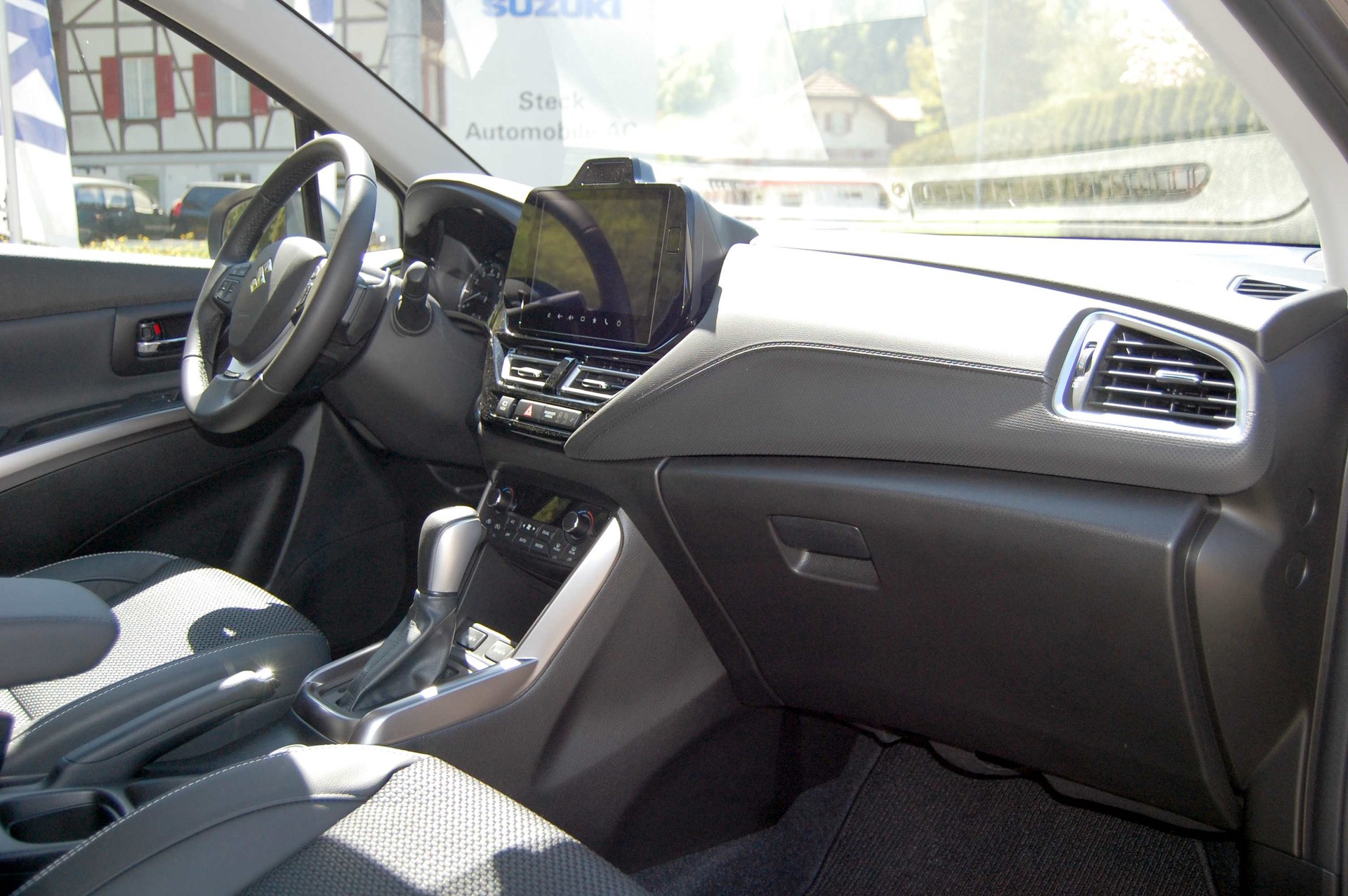 SUZUKI S-Cross 1.4 16V Sakura Top MHD 4WD Automatic-image-12