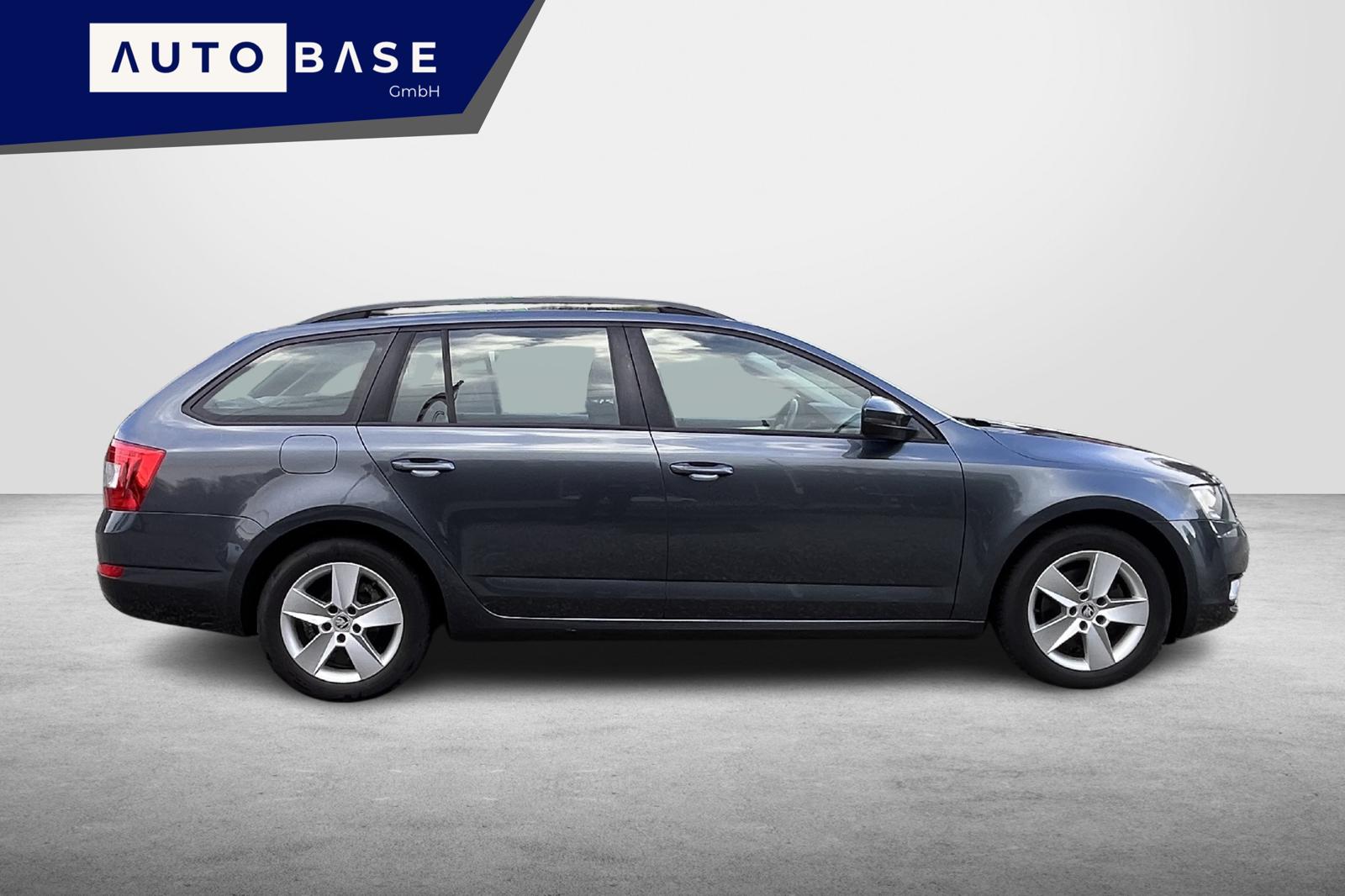 SKODA Octavia Combi 1.4 TSI Ambition DSG-image-5