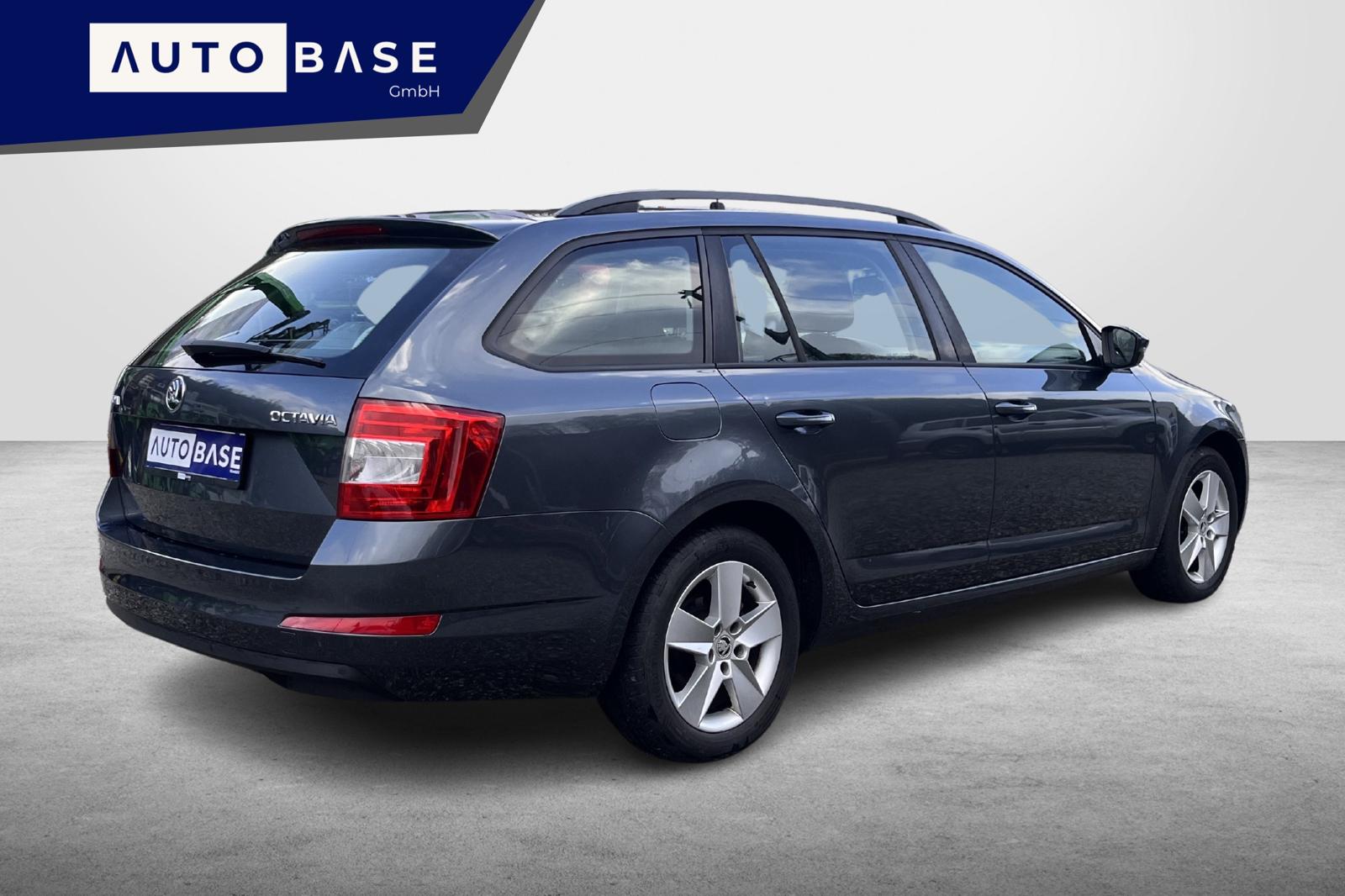 SKODA Octavia Combi 1.4 TSI Ambition DSG-image-4