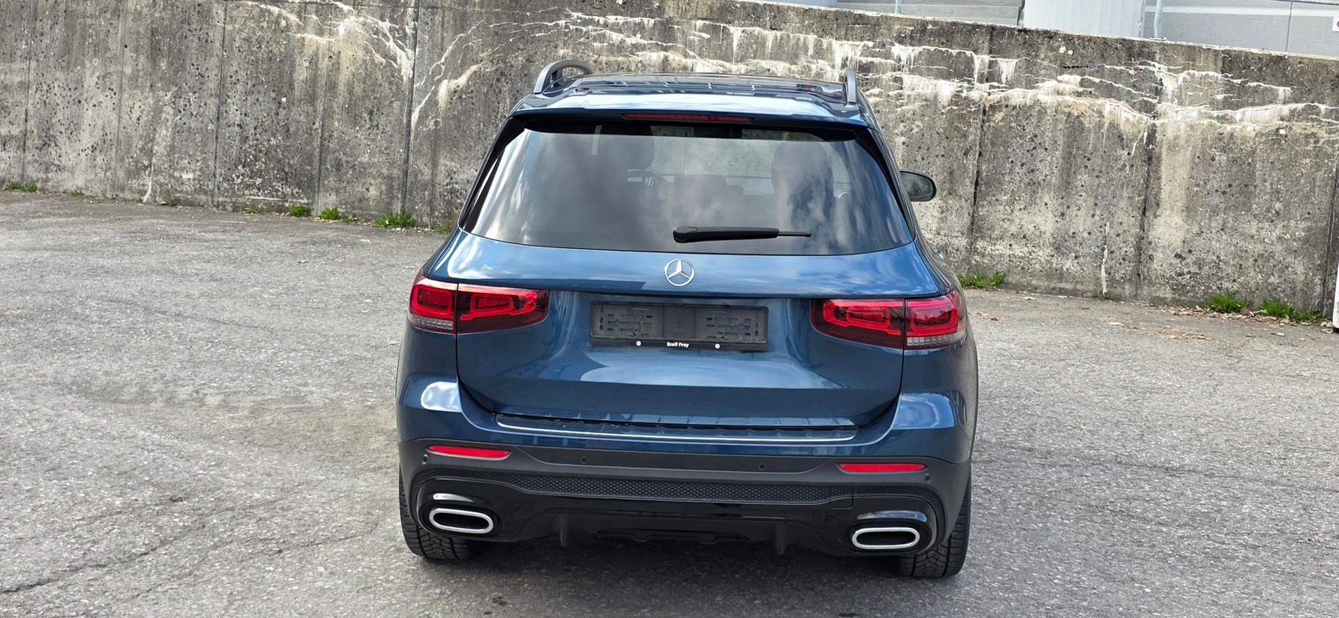 MERCEDES-BENZ GLB 250 4Matic AMG Line 8G-Tronic-image-2