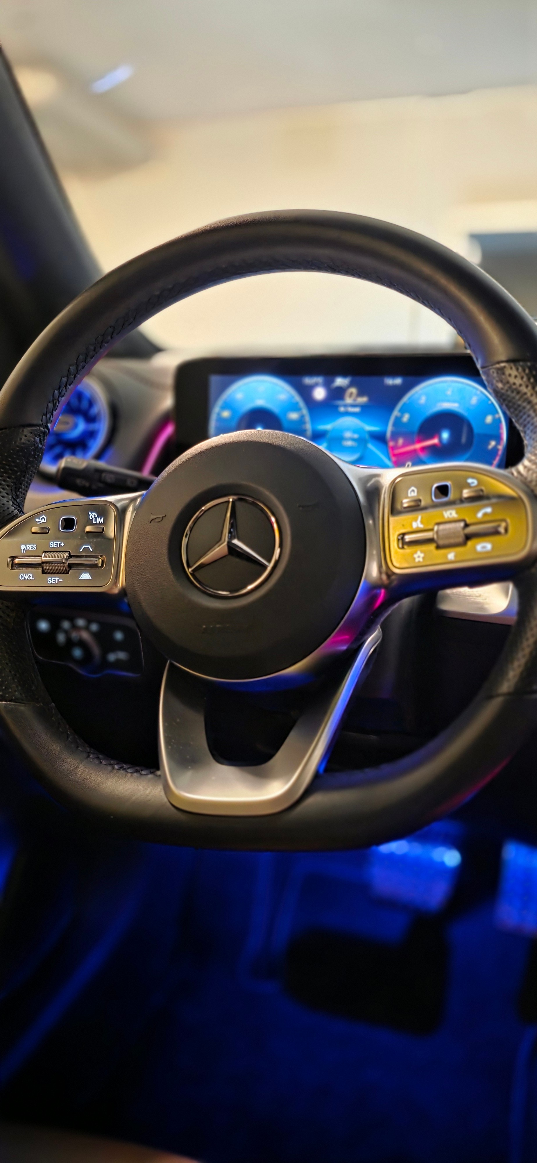 MERCEDES-BENZ GLB 250 4Matic AMG Line 8G-Tronic-image-18