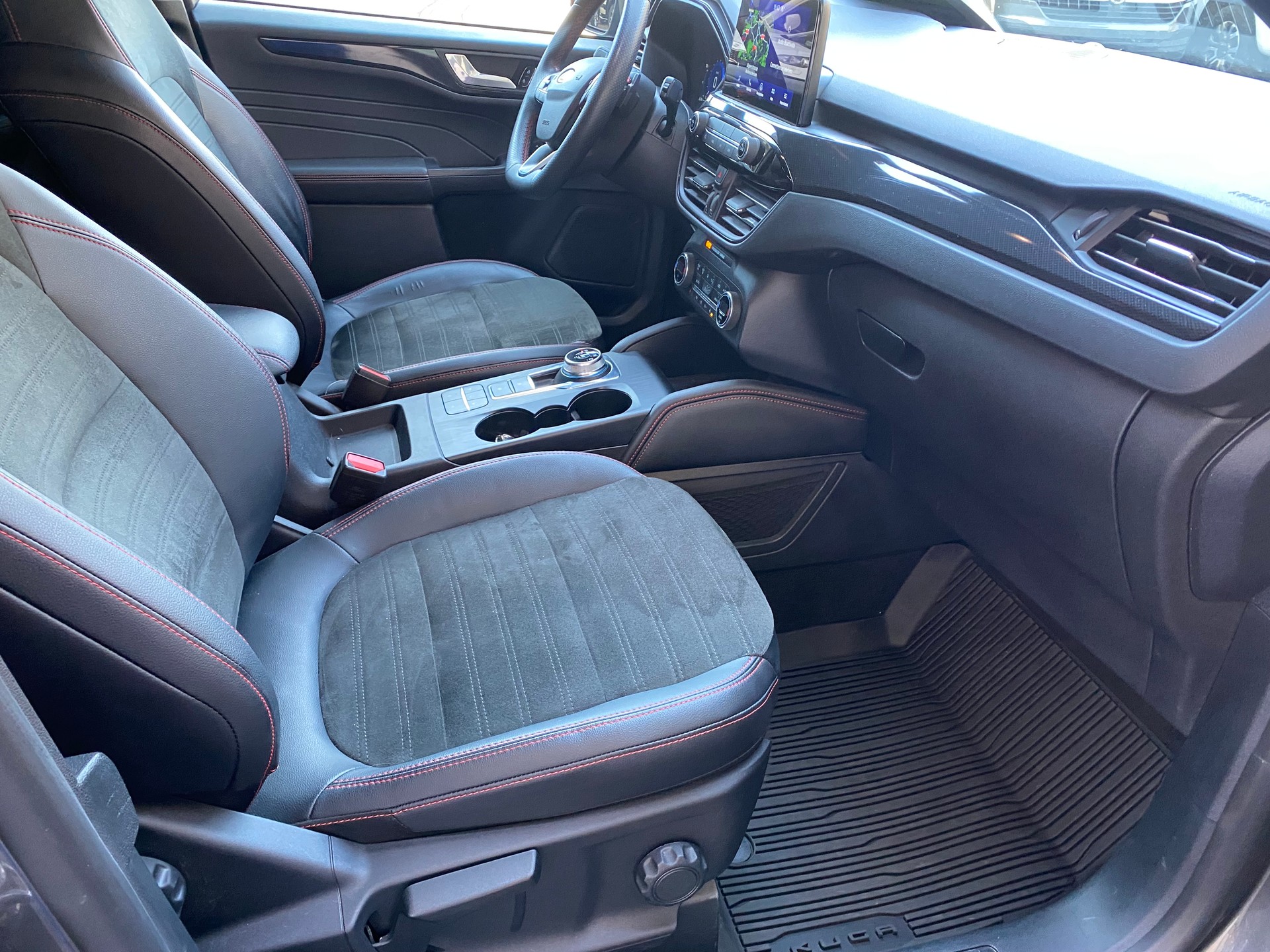 FORD Kuga 2.0 TDCi EcoBlue ST-Line X 4WD-image-6