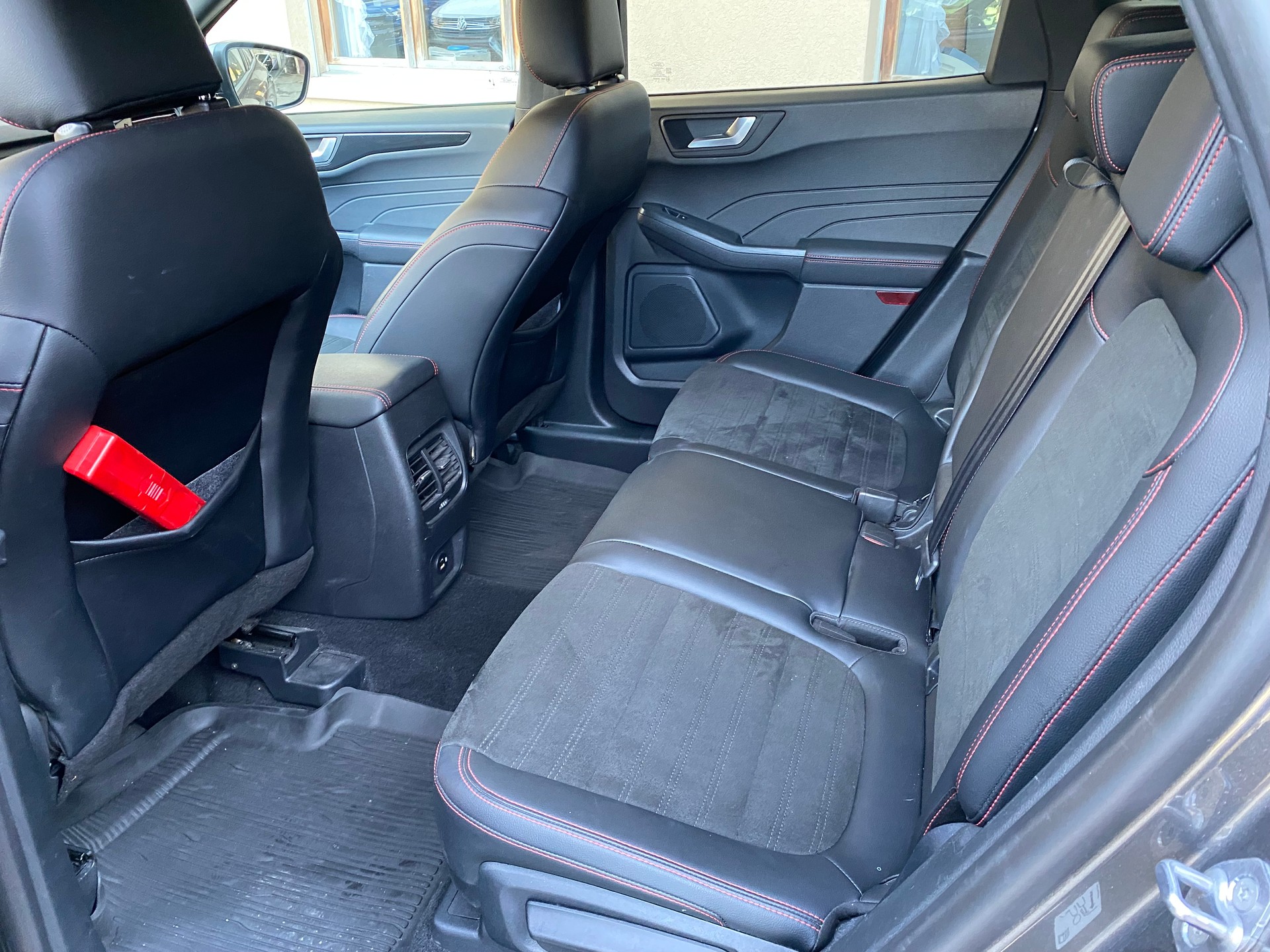 FORD Kuga 2.0 TDCi EcoBlue ST-Line X 4WD-image-7
