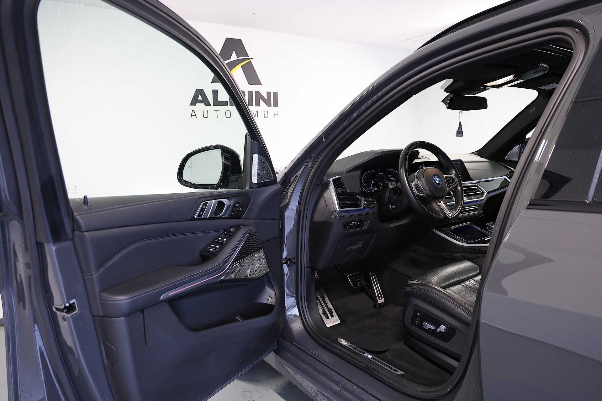 BMW X5 xDrive45e M Sport Steptronic *CH-Fahrzeug* *VOLLAUSSTATTUNG*-image-4