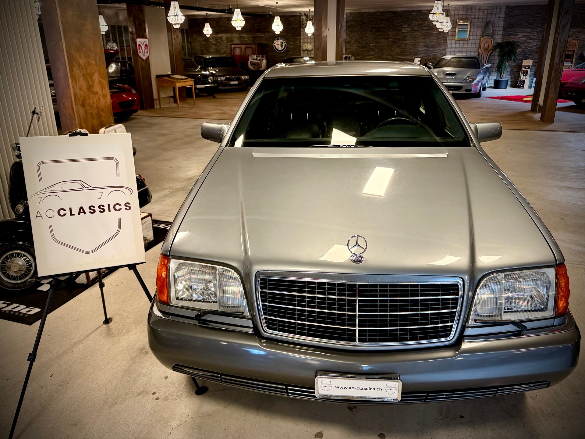 MERCEDES-BENZ 600 SE Automatic-showroom-element-1
