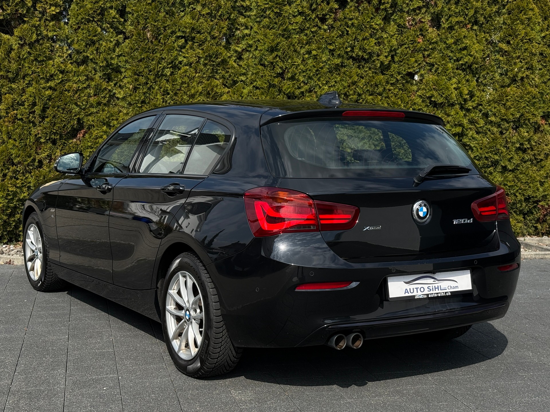BMW 120d xDrive Edition Sport Line Steptronic / Gratis Service-image-11