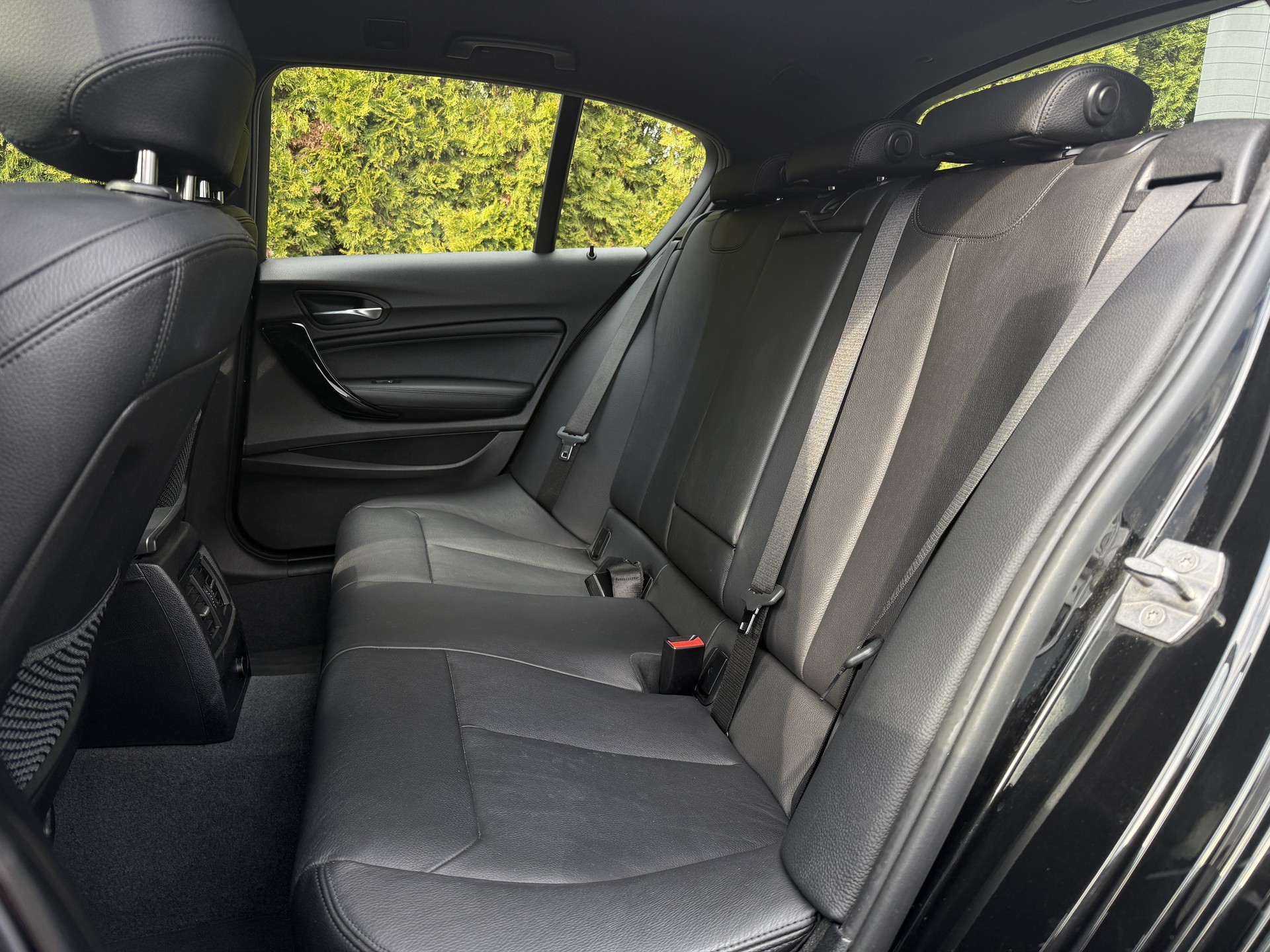 BMW 120d xDrive Edition Sport Line Steptronic / Gratis Service-image-19